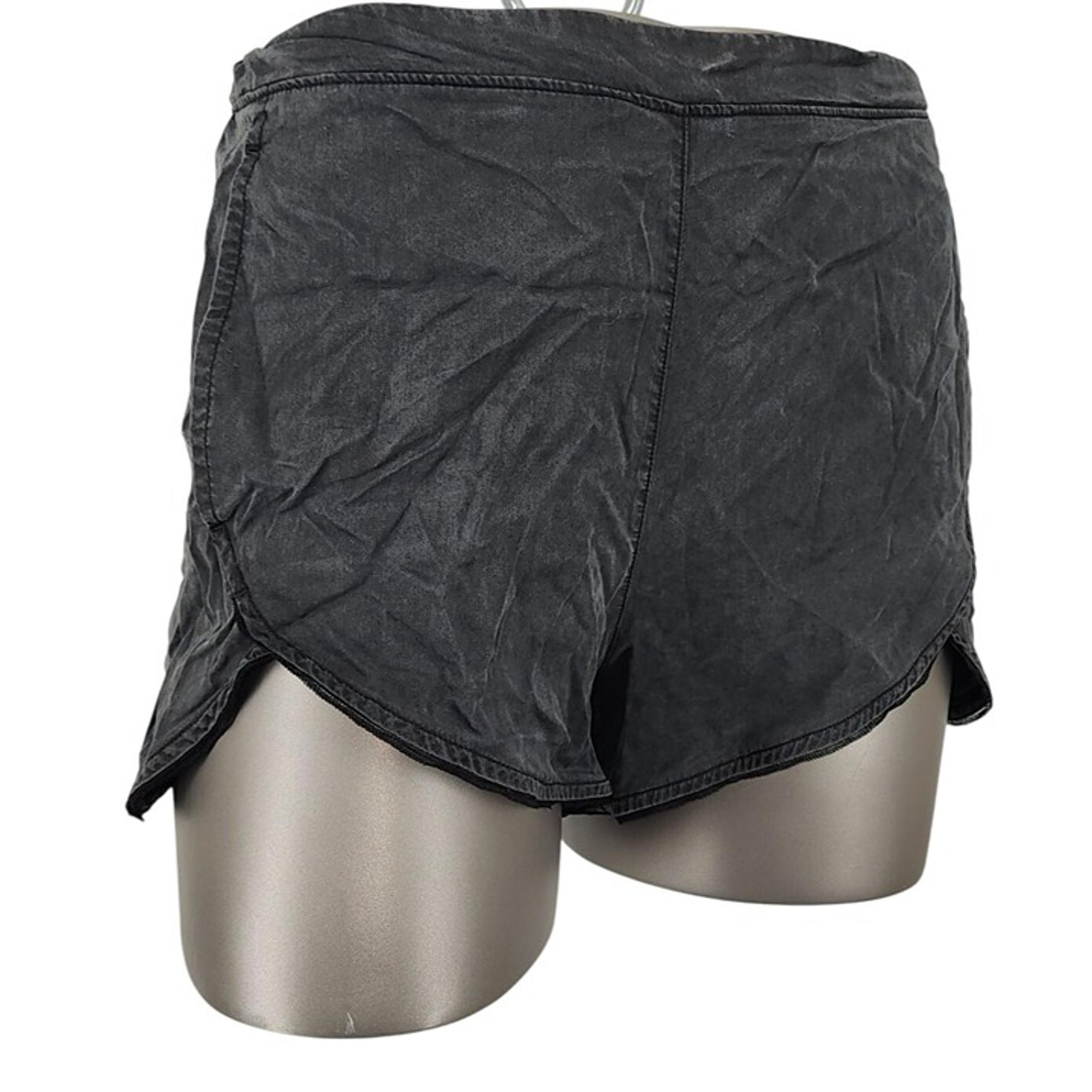 Women's LuluLemon Casual Black Pull On Shorts Lounge Everyday Wear Size 6 Flowy