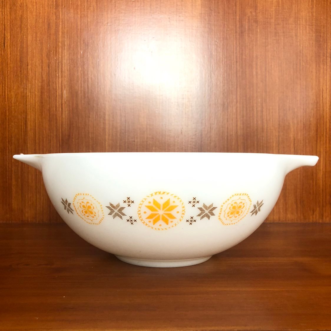 PYREX TOWN & COUNTRY CINDERELLA BOWL 444 - 4 QUART