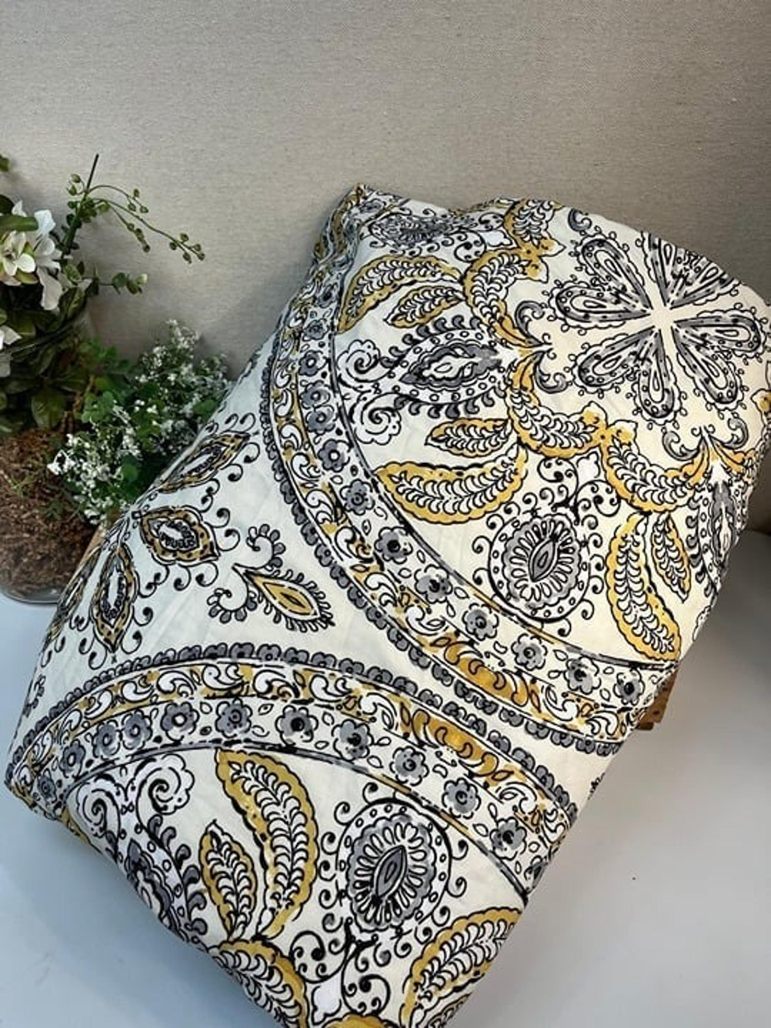 Cynthia Rowley Queen Reversible Duvet Cover Gray/Yellow Paisley/Medallion