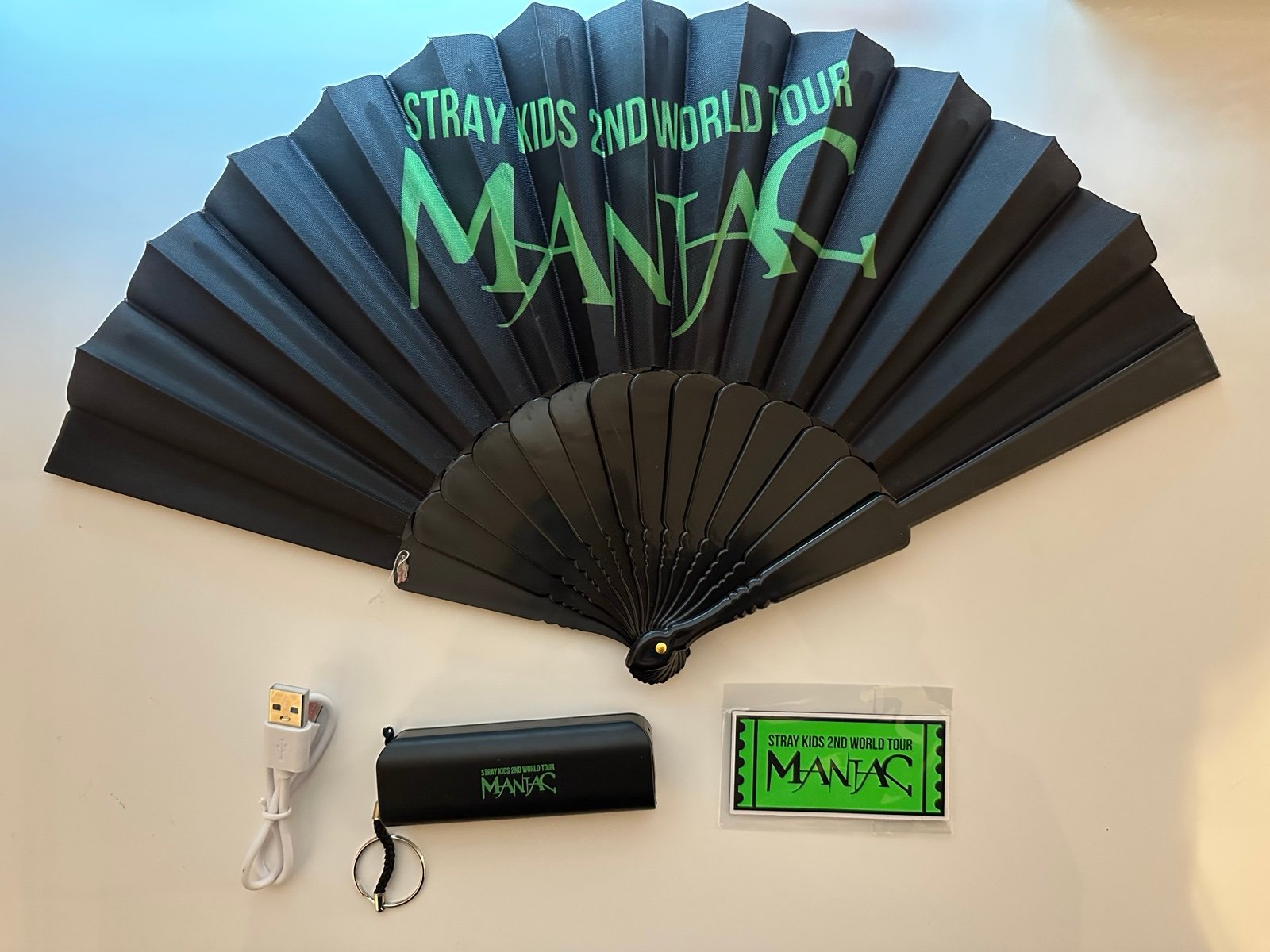 official stray kids maniac tour vip benefit set