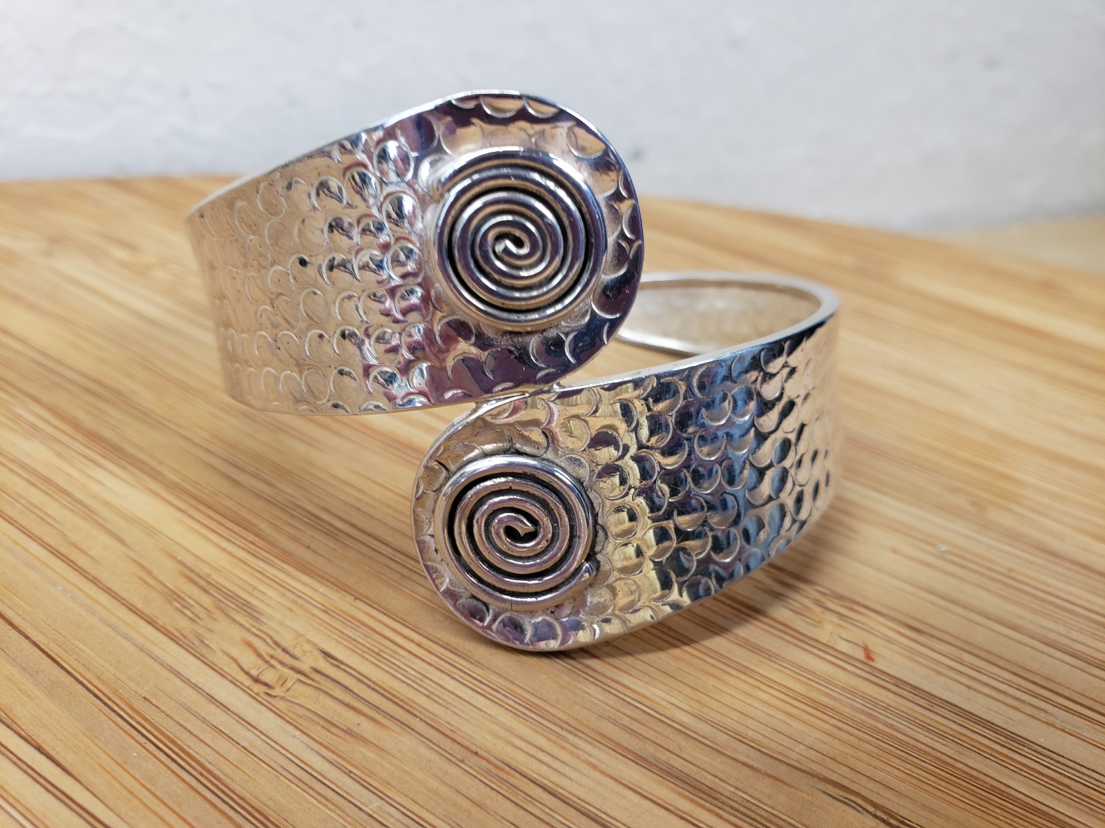 Hammered Sterling Silver 950 with Swirl Design Criss Cross Cuff Bracelet measure
