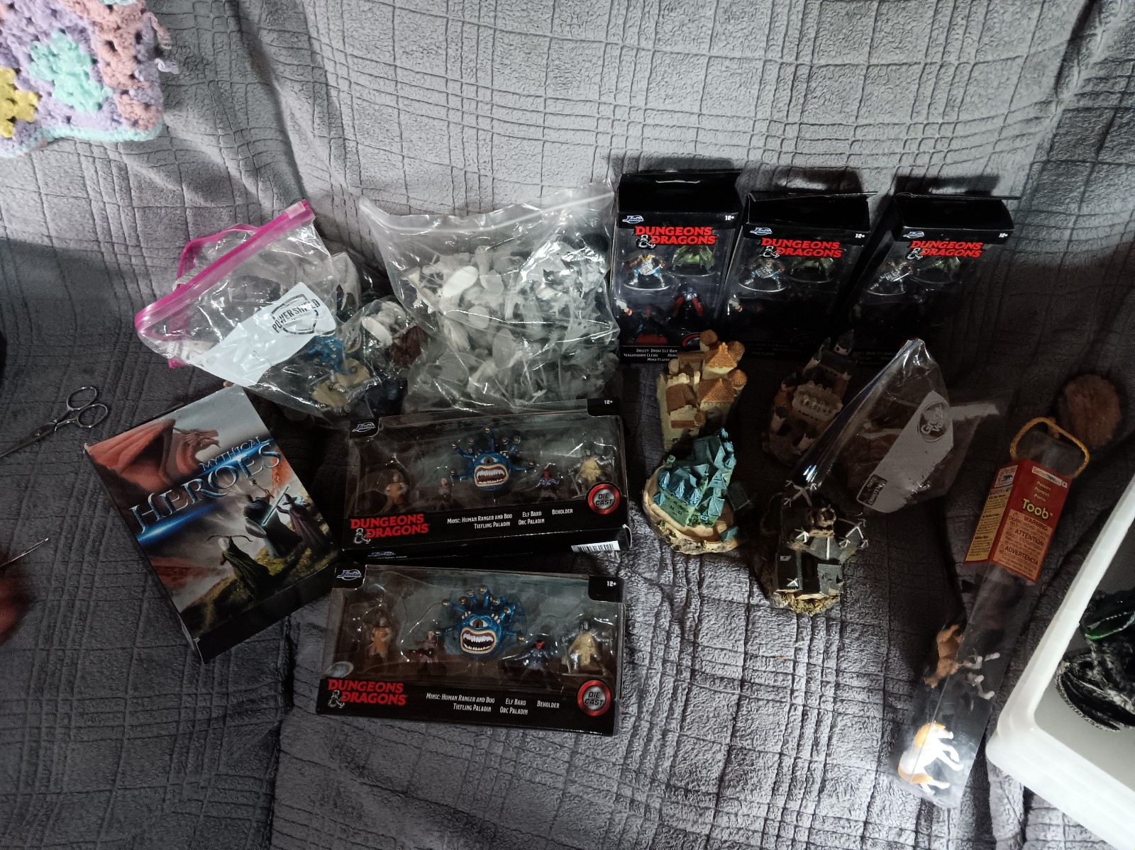 Dungeons and dragons miniatures lot set! reaper and more