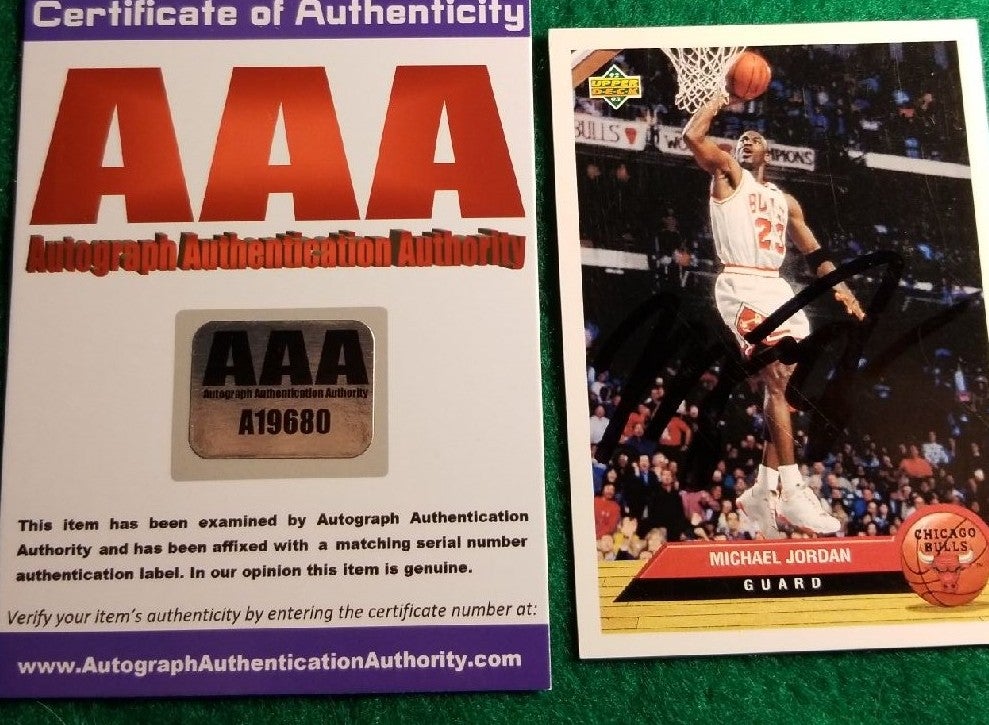 AAA Certified #A19680 Upper Deck 92-93 M