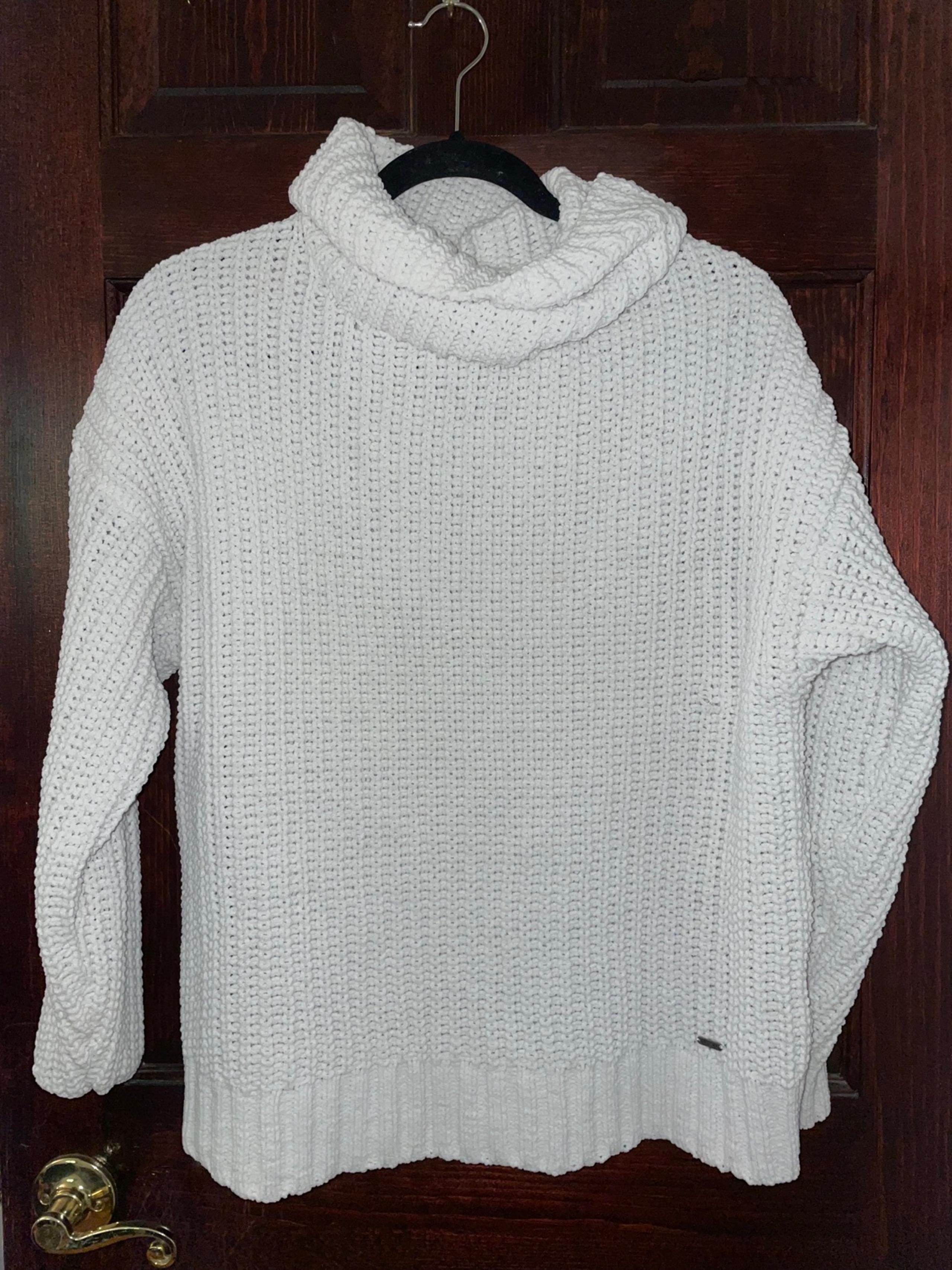 Hollister Cowl Neck Sweater S