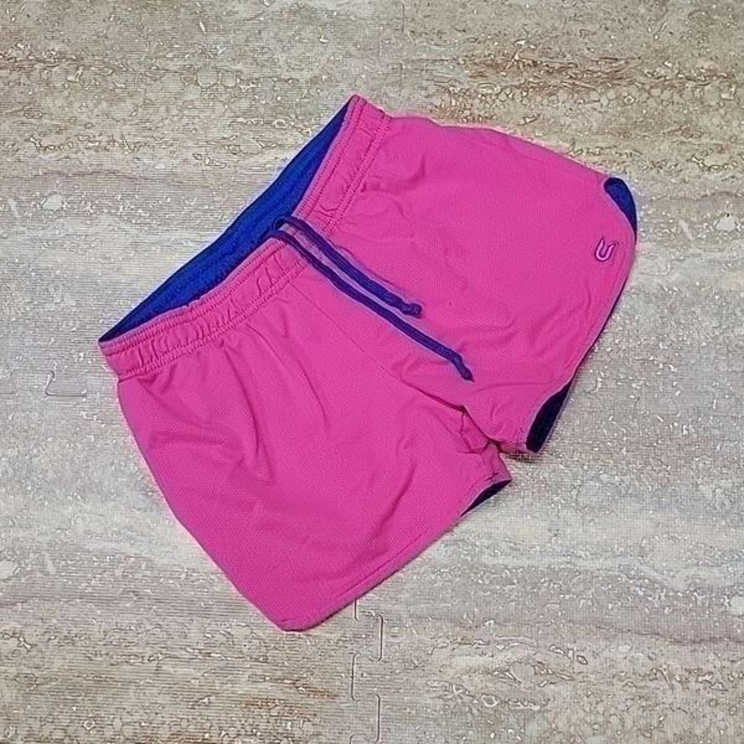 C WOMENS REVERSABLE MESH UNLINED SHORTS SIZE MEDIUM