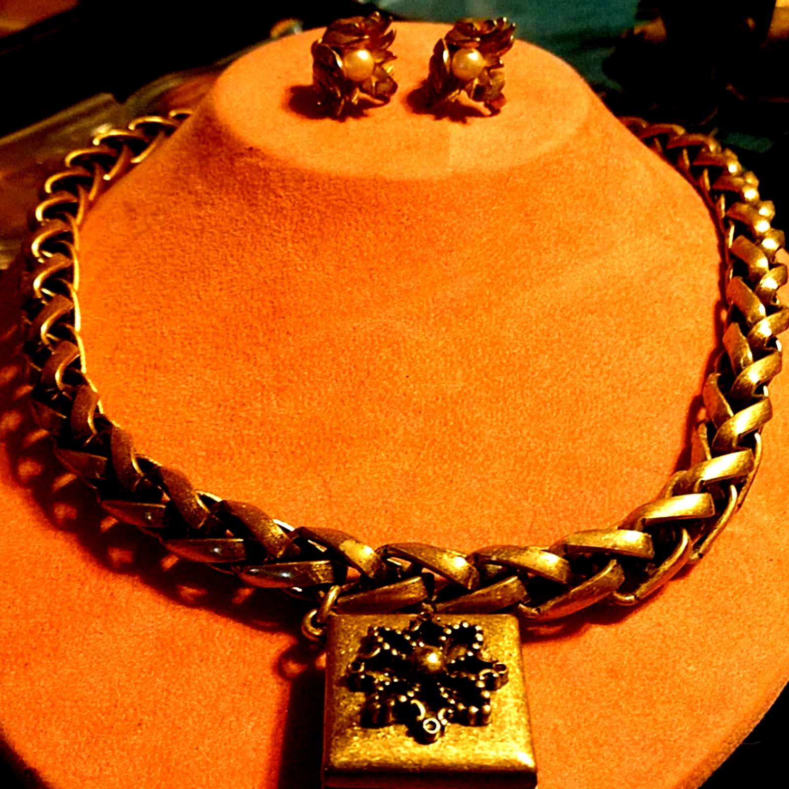 Vtg Gold Braided Necklace/Pearl Earrings