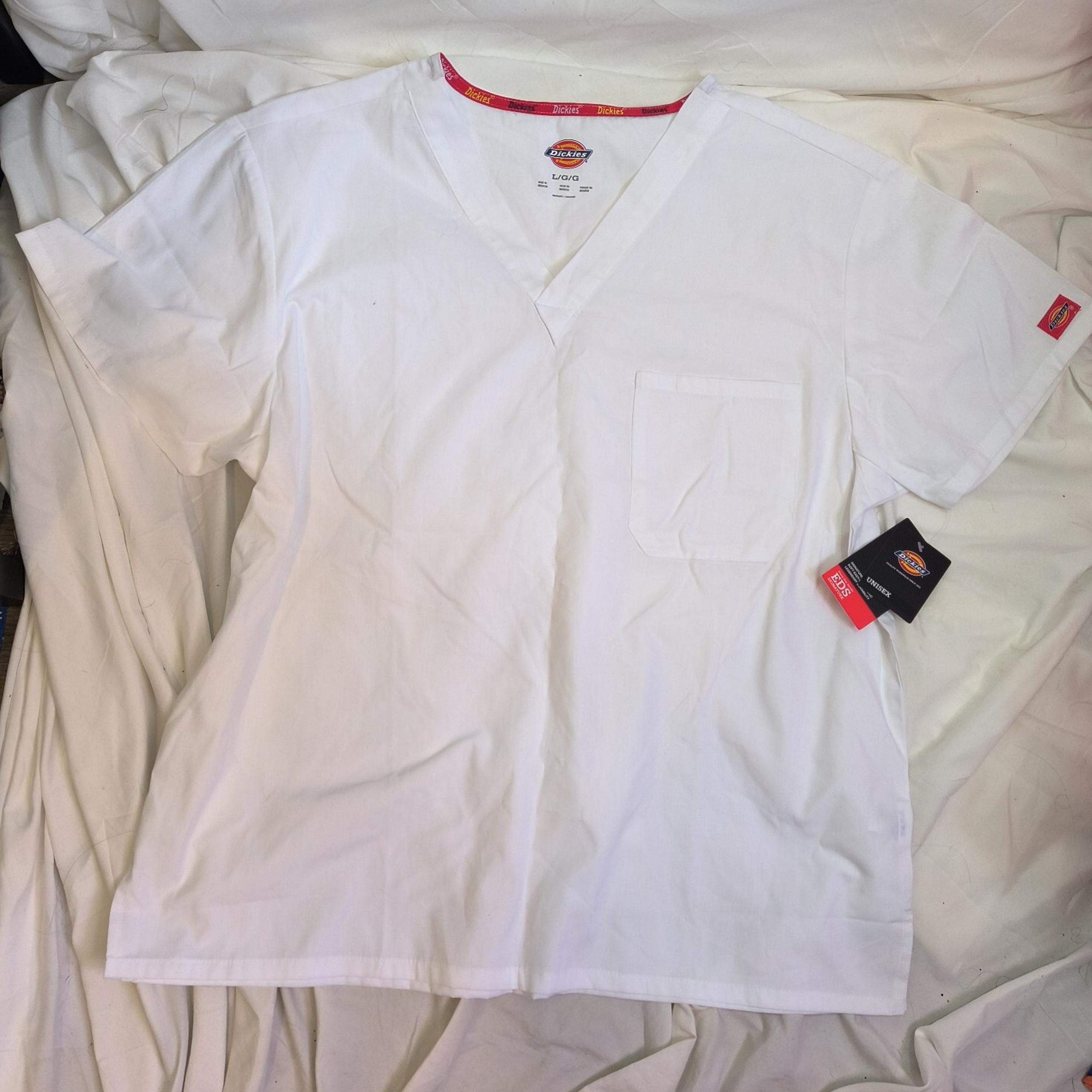 new with tags Dickies unisex white Scrub Top size large