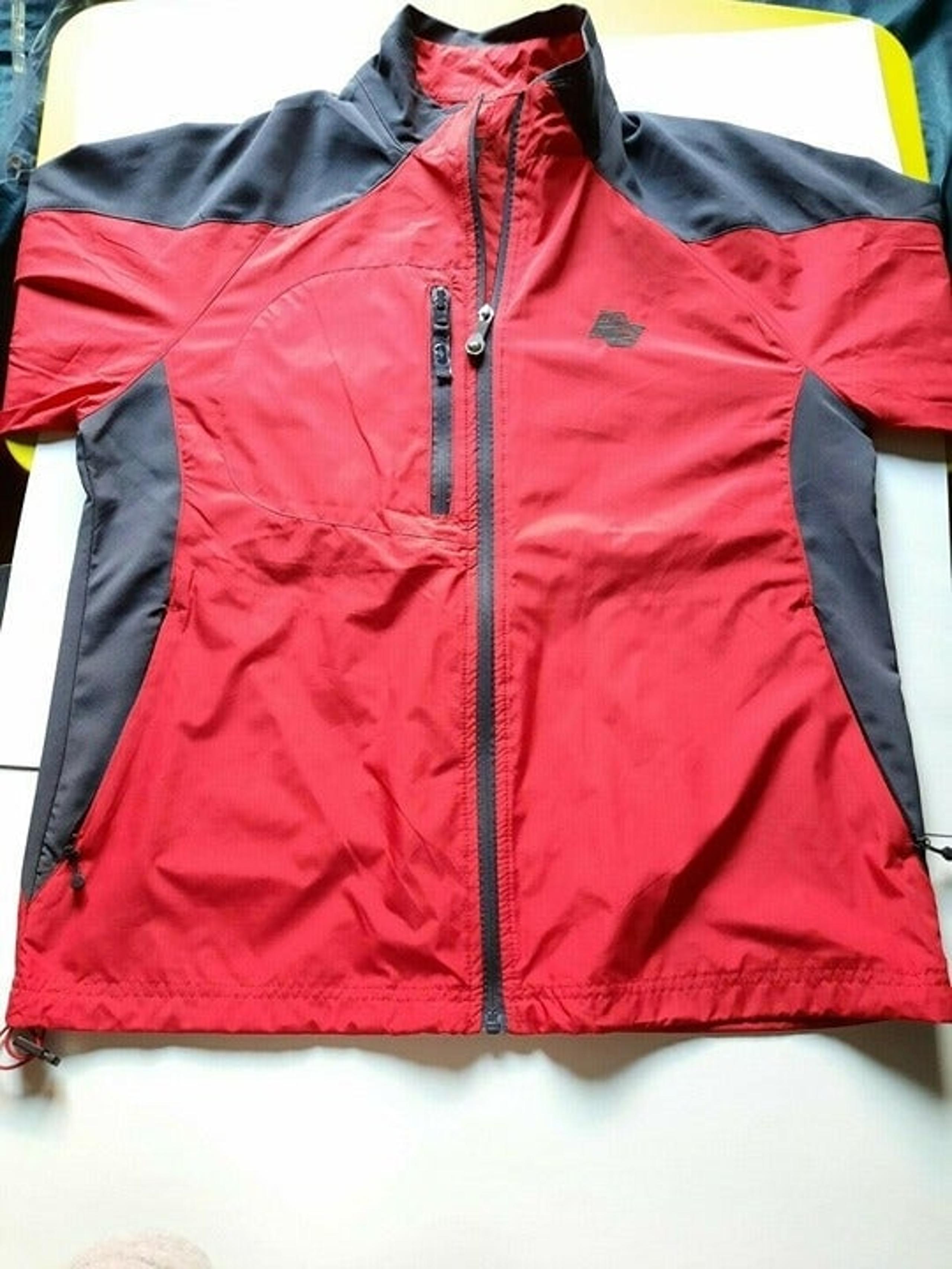 North End Red Zip Up Ladies Medium Size Windbreaker EZEM System