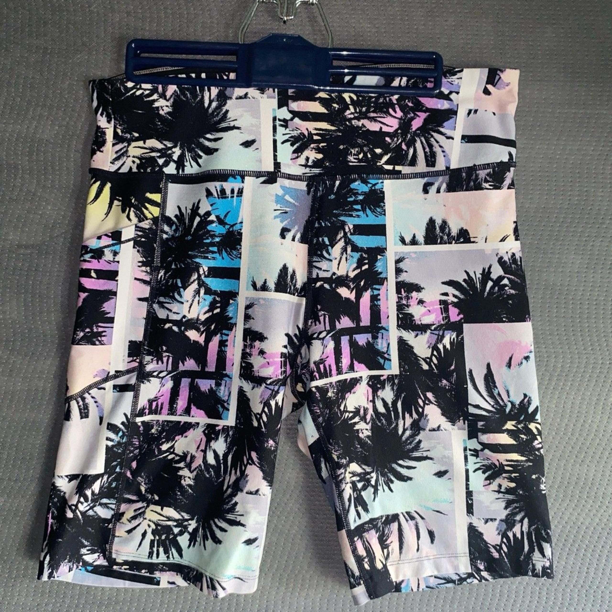 CALVIN KLEIN XL Women’s Pull On Bike Shorts Black Palm Print Stretch  Active Gym