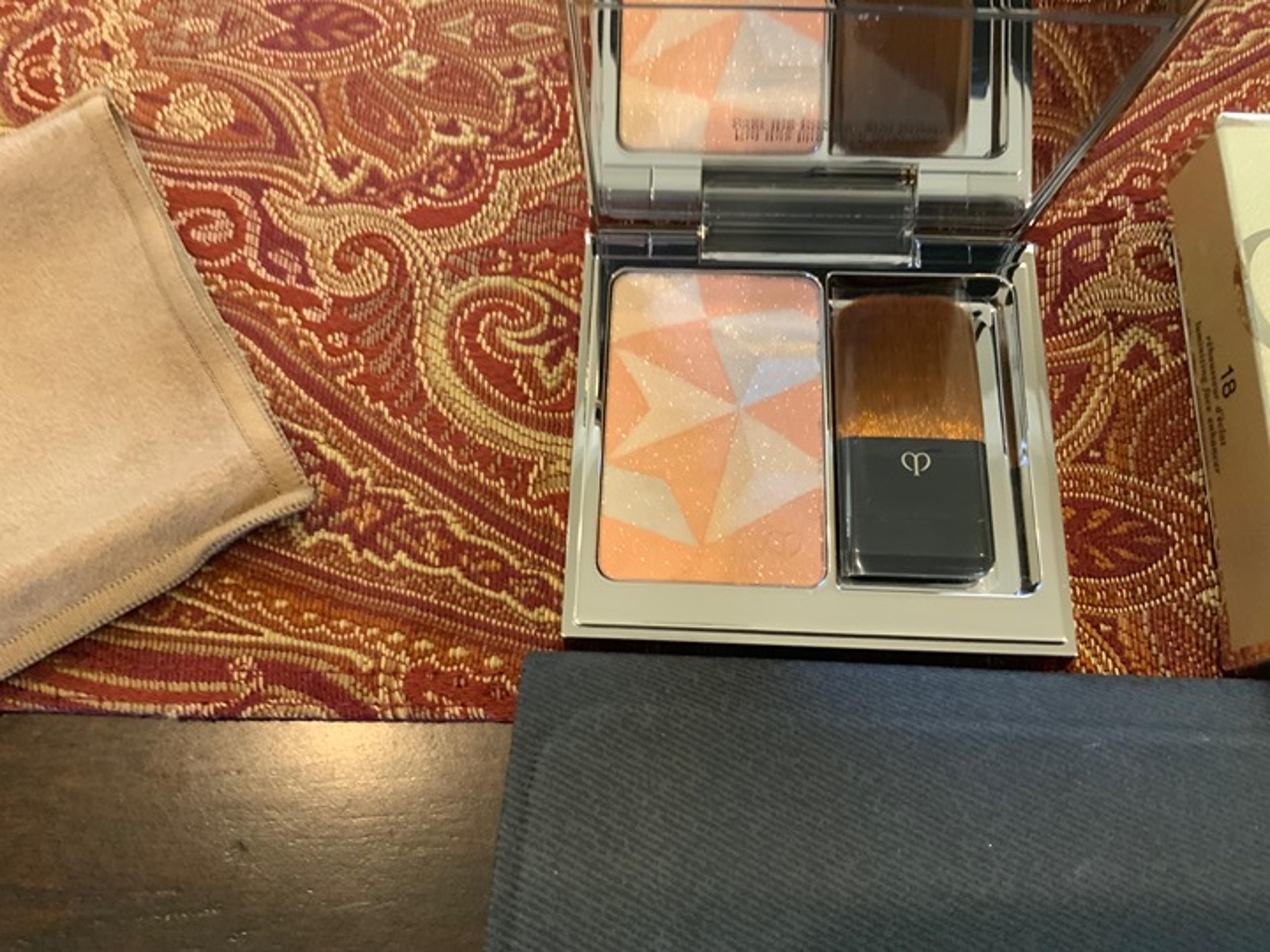 Cle De Peau Beaute Luminizing Face Enhancer #18, BNIB, SOLD OUT, only 1 online