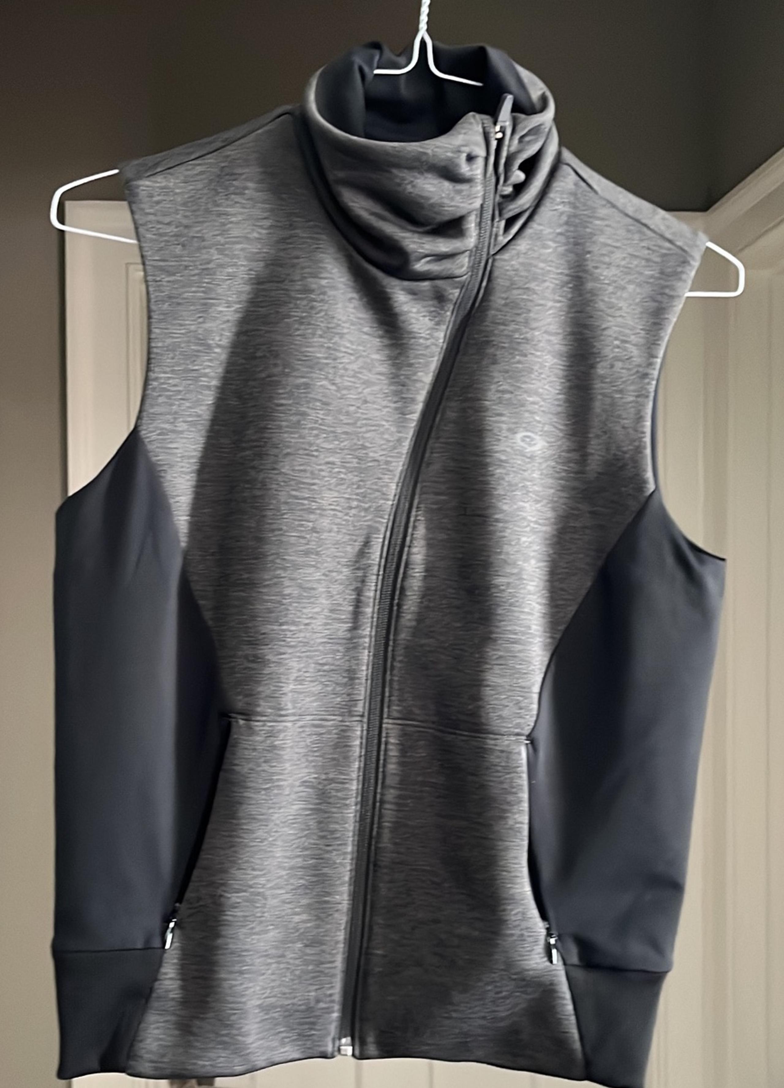 Womens Vest - Size Medium - Oakley