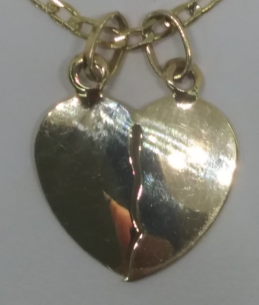 14k. Gold heart pendant