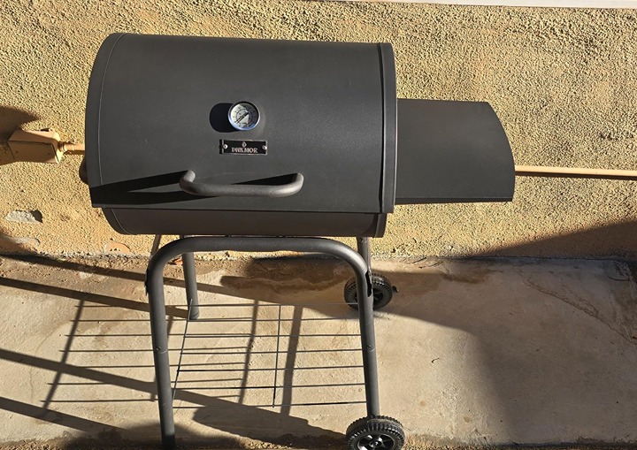 Charcoal Grills Outdoor BBQ Grill, Barrel Charcoal Grill with Side Table, with N