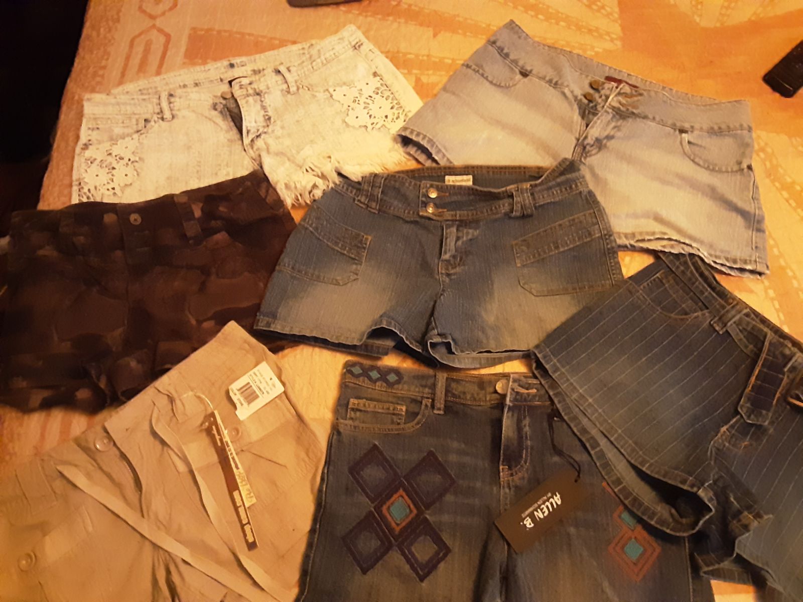 Women's shorts Lot Size 4 - 9
