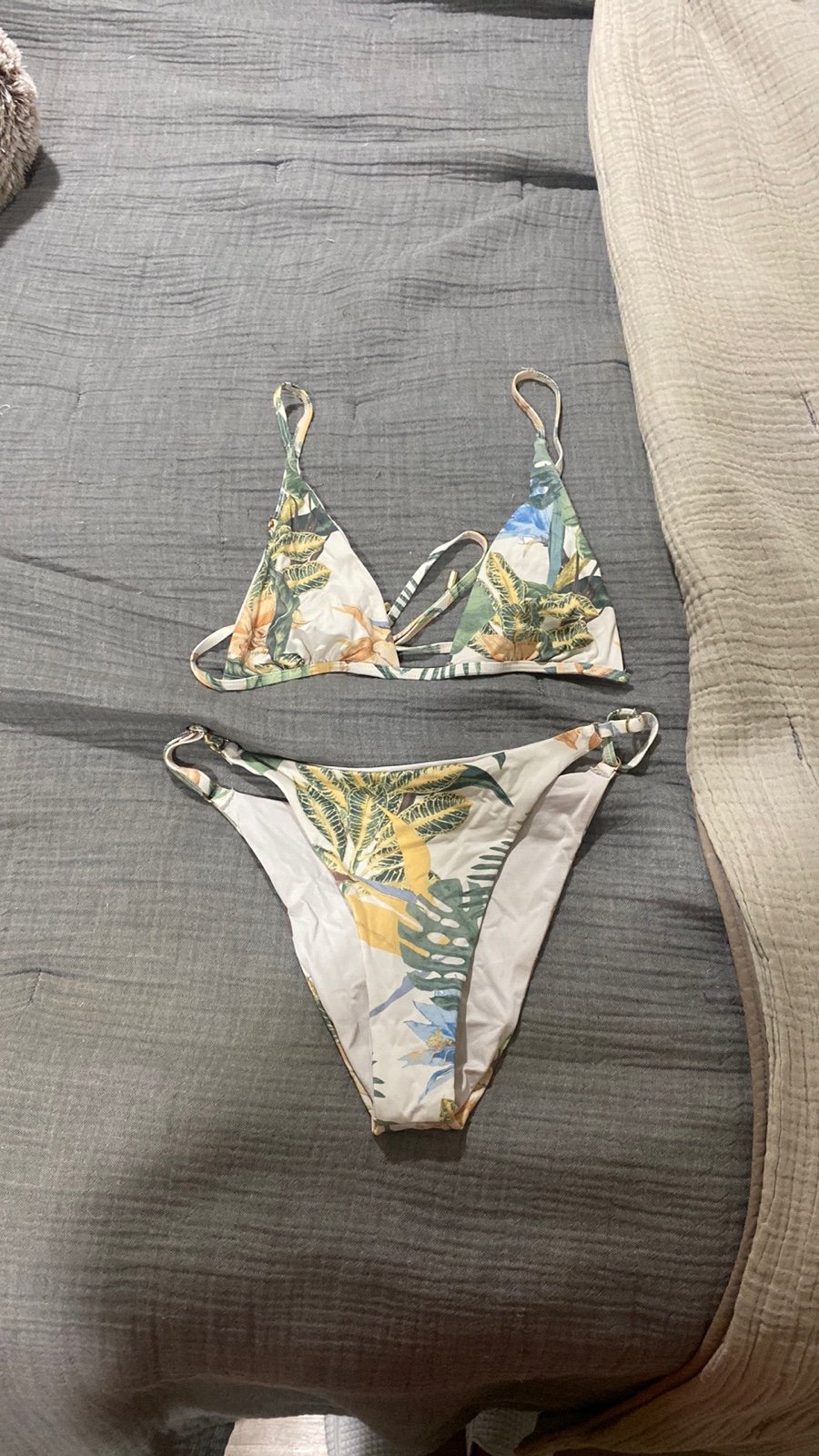 Monday swimwear amazonia Bikini set