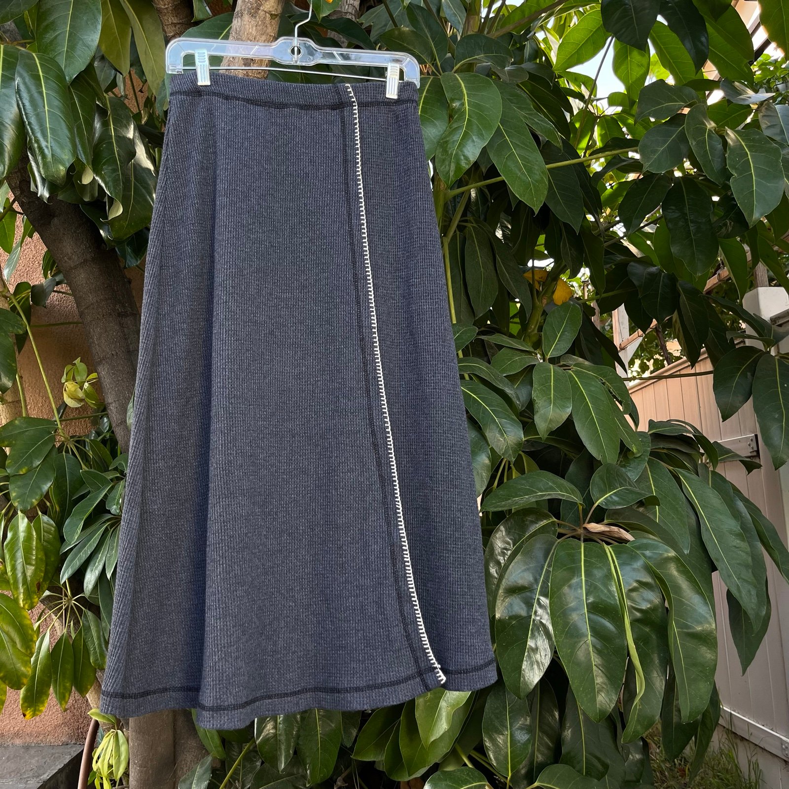 Vintage 90s Un Deux Trois grey skirt with white stitching !