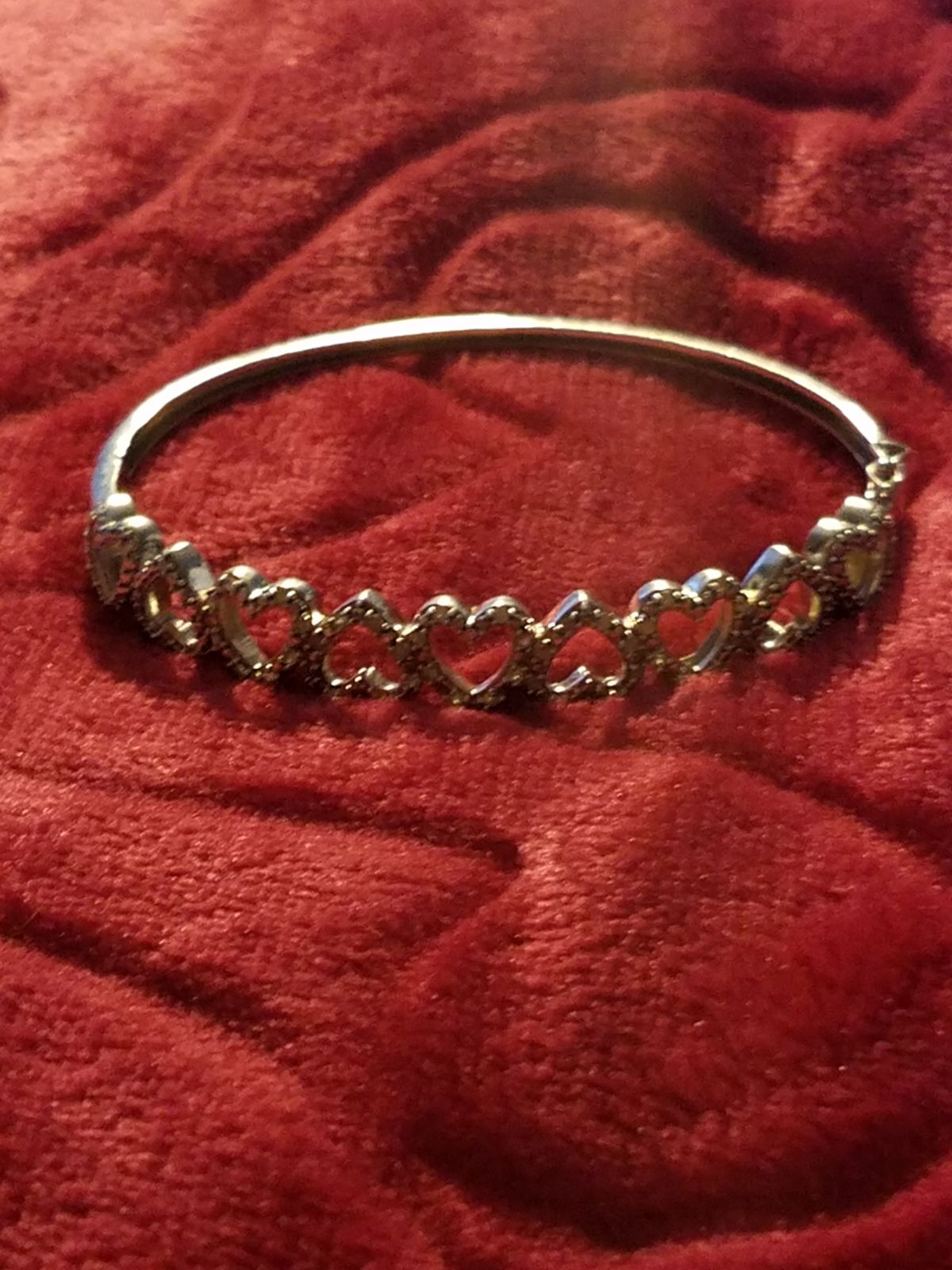 Diamond hinged bangle heart bracelet