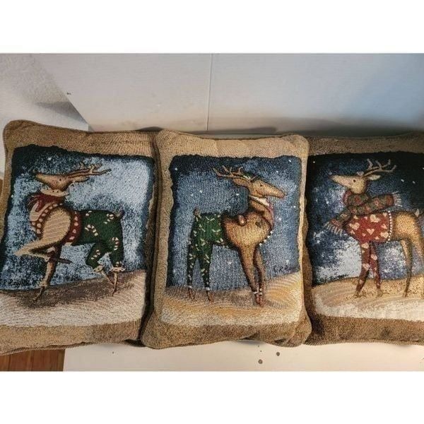 Fashion Home Multicolor Reindeer Holiday Christmas Pillows Set Of 3 Sz 12 x 16