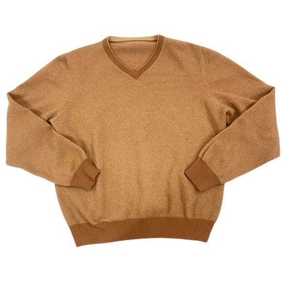 1733 Piacenza camel color v neck cashmere sweater.