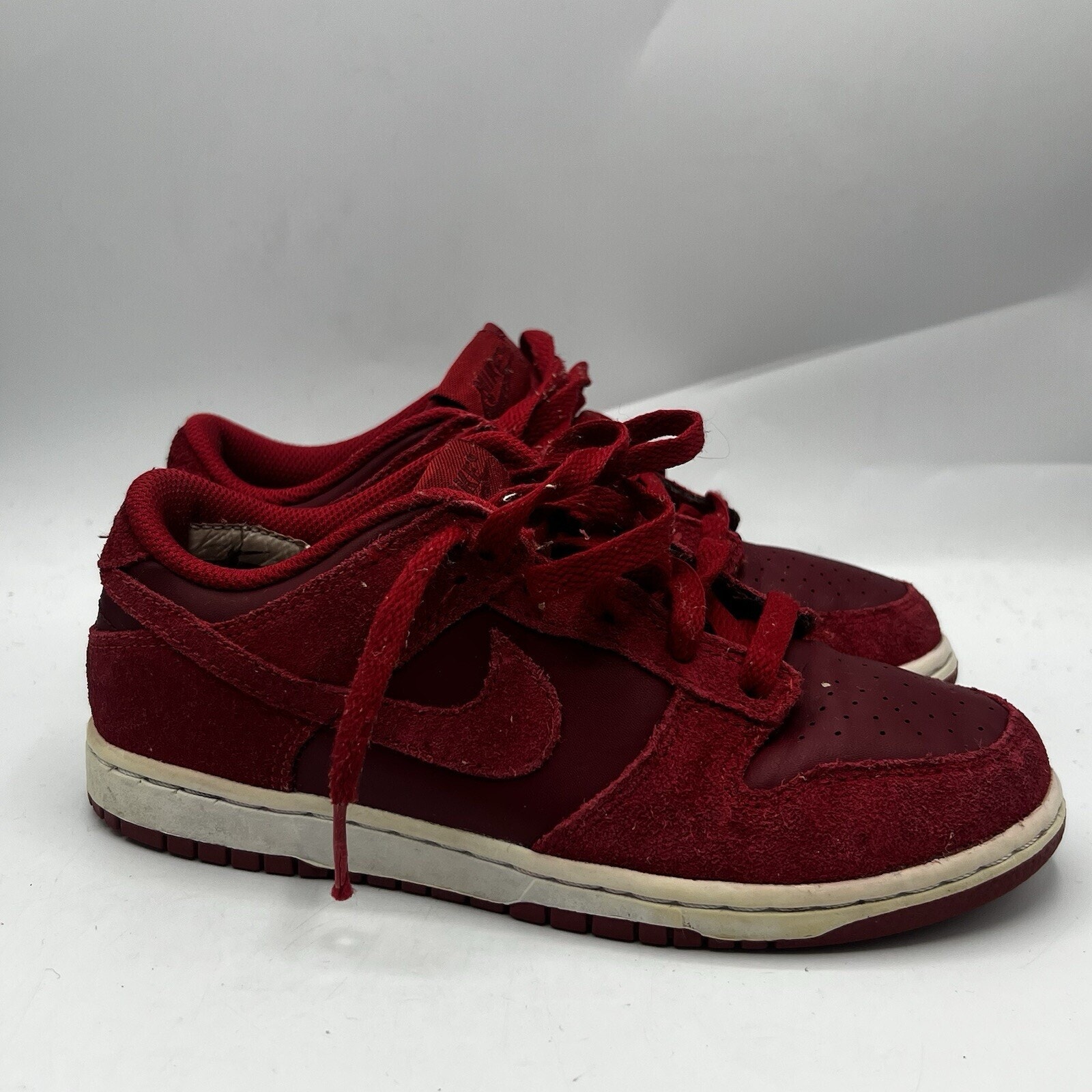 Nike SB Dunk Low Top GS Size 2.5Y Gym Red SkateBoarding Sneakers Shoe 310569605
