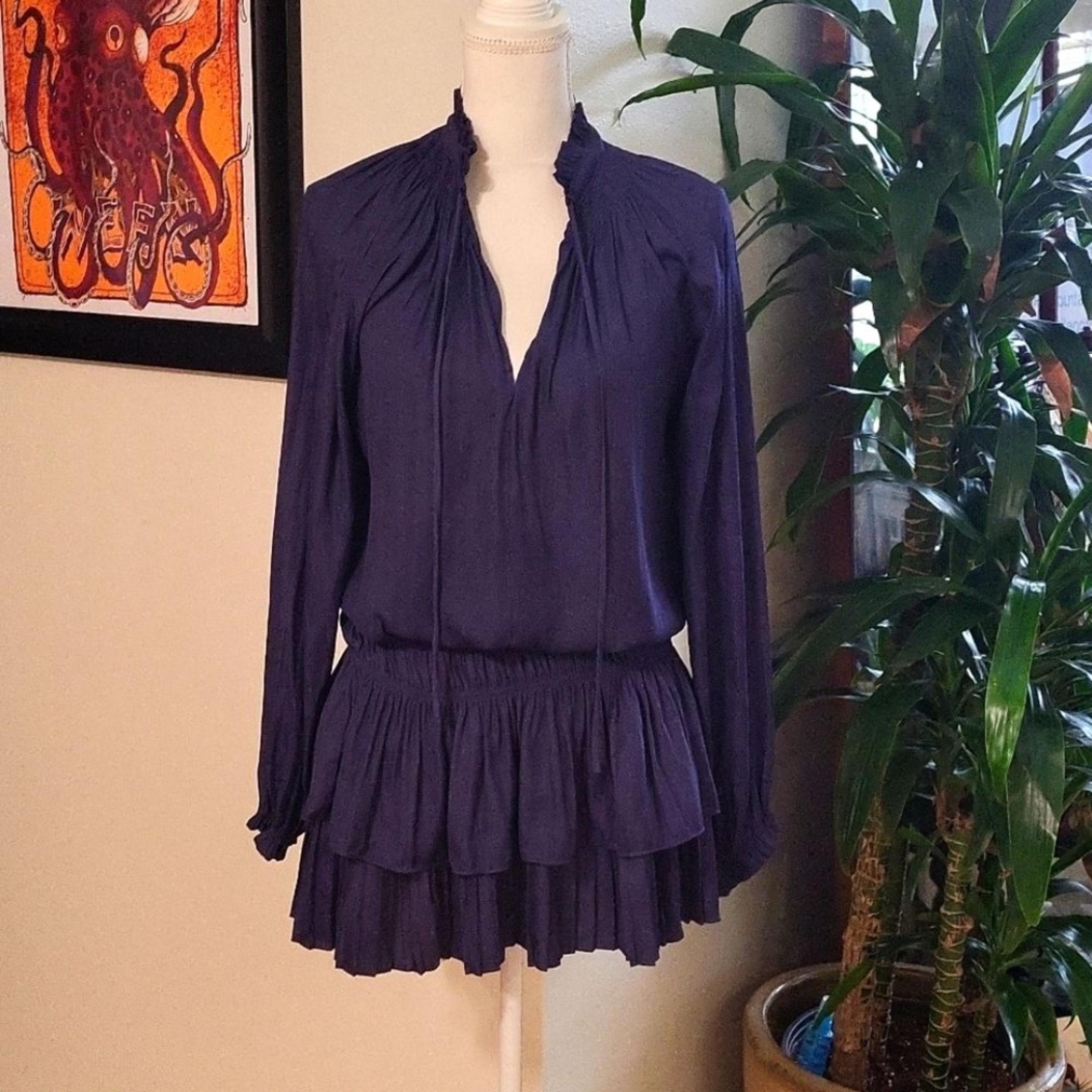 Mustard Seed Navy Blue Long Sleeve Fitted Tunic Collard V Neck Pleated Bottom