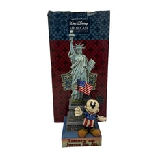 Disney Showcase Collection Liberty And Justice For All Statue