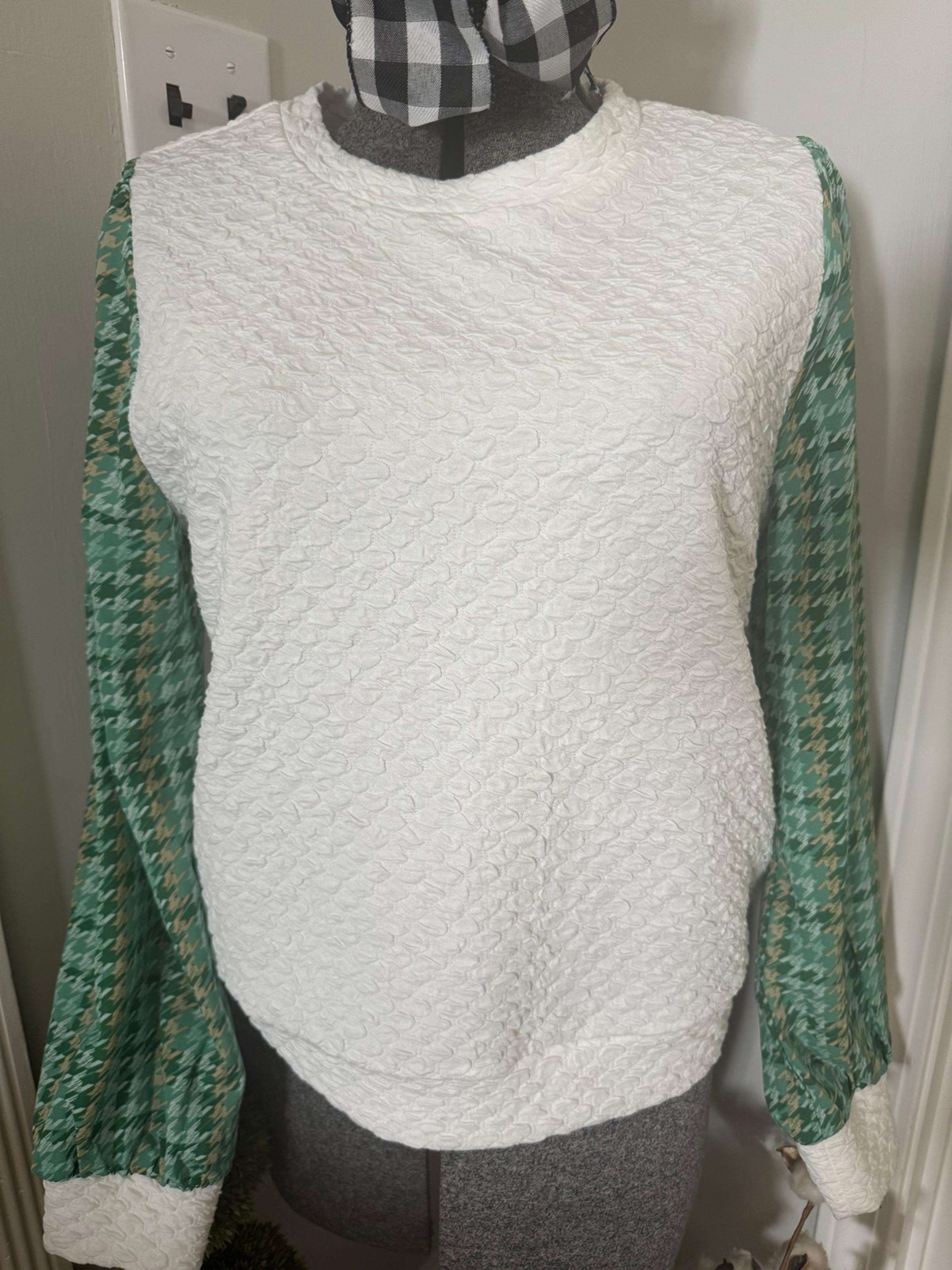 Women’s THML Knit Top with Silky Sleeves size Large