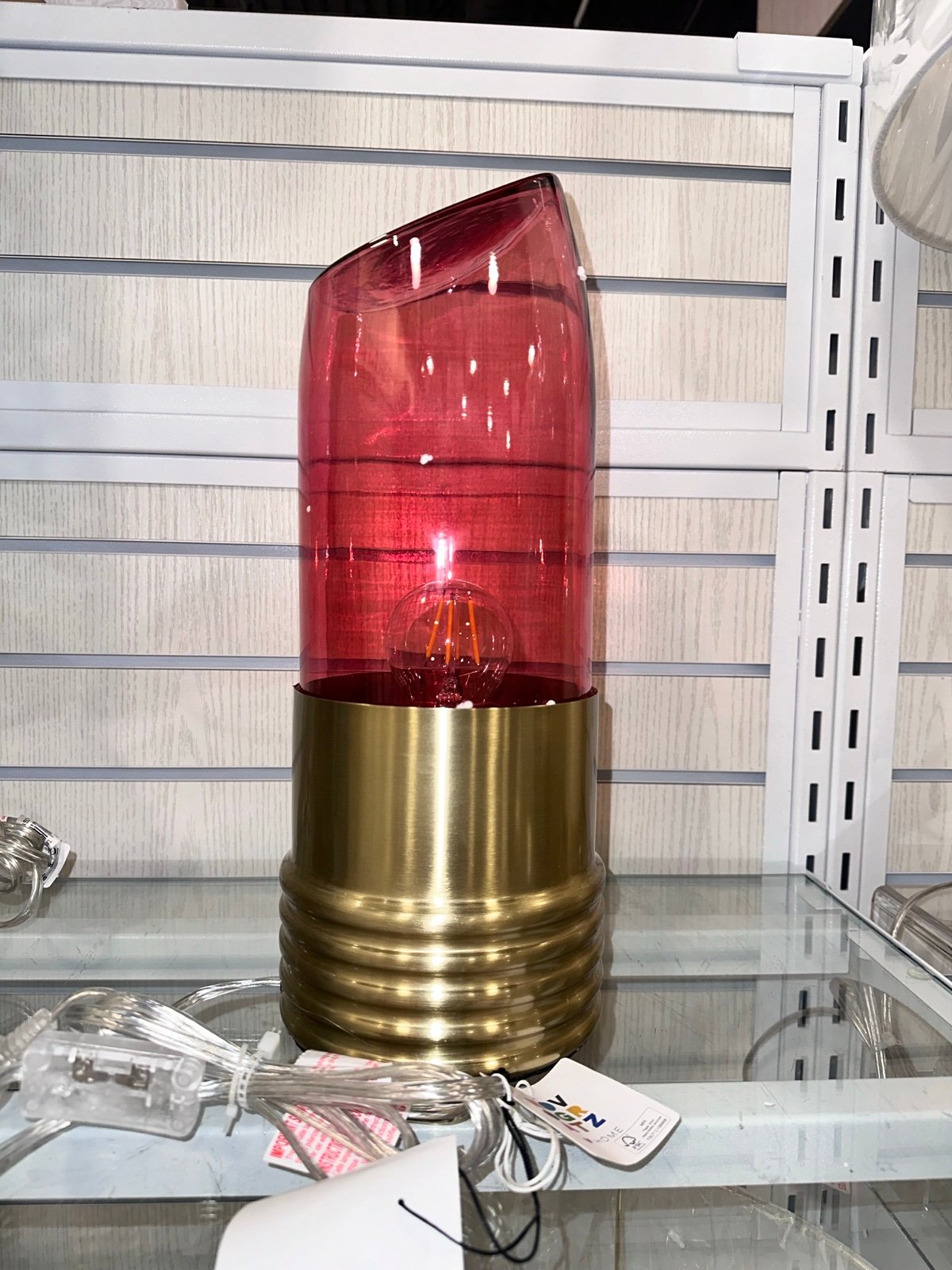 Red lipstick lamp