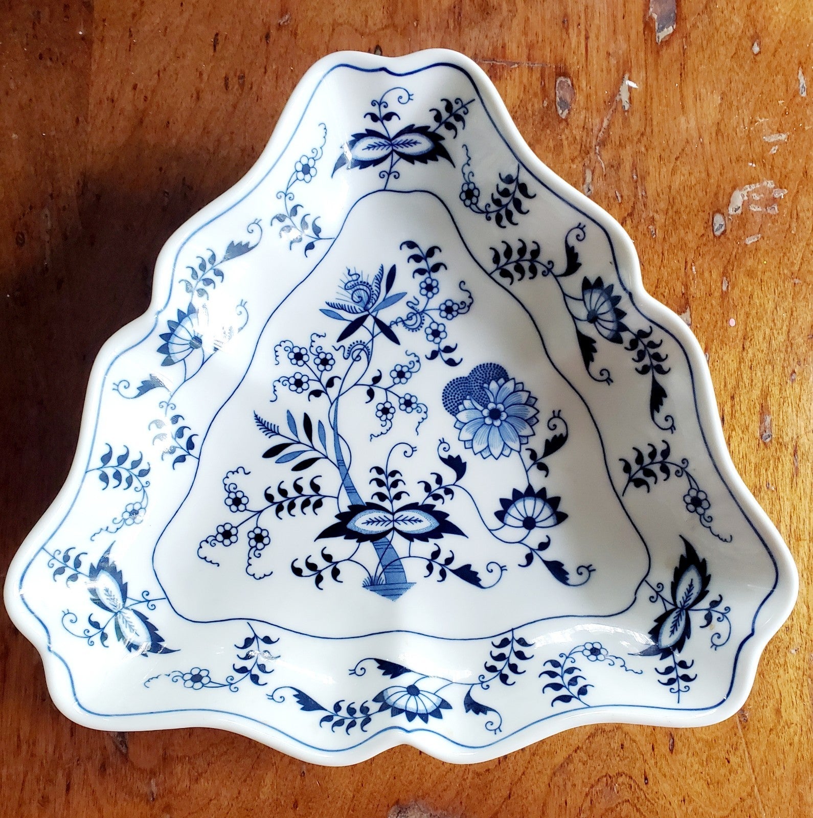 Vintage Blue Danube China Triangle 10 Dish white porcelin blue onion flowers