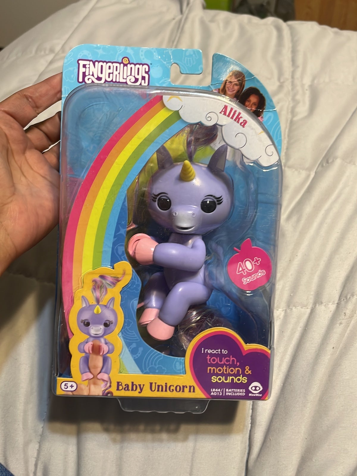 WowWee AUTHENTIC Fingerlings Interactive Unicorn Alika Purple Toy