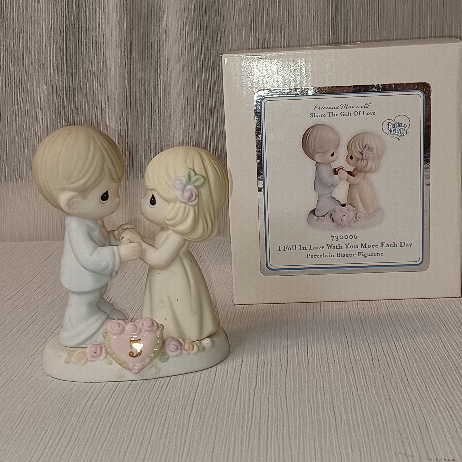 NIB Precious Moments 730006 I Fall In Love With You More Each Day 5y Anniversary
