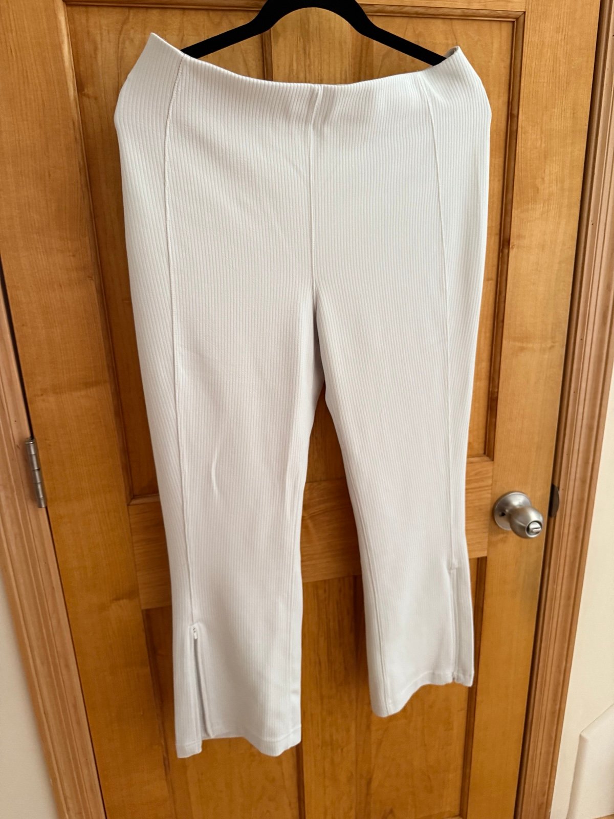 Lululemon Cropped Ribbed Softstreme Zip Leg Light Vapor 10 Like New