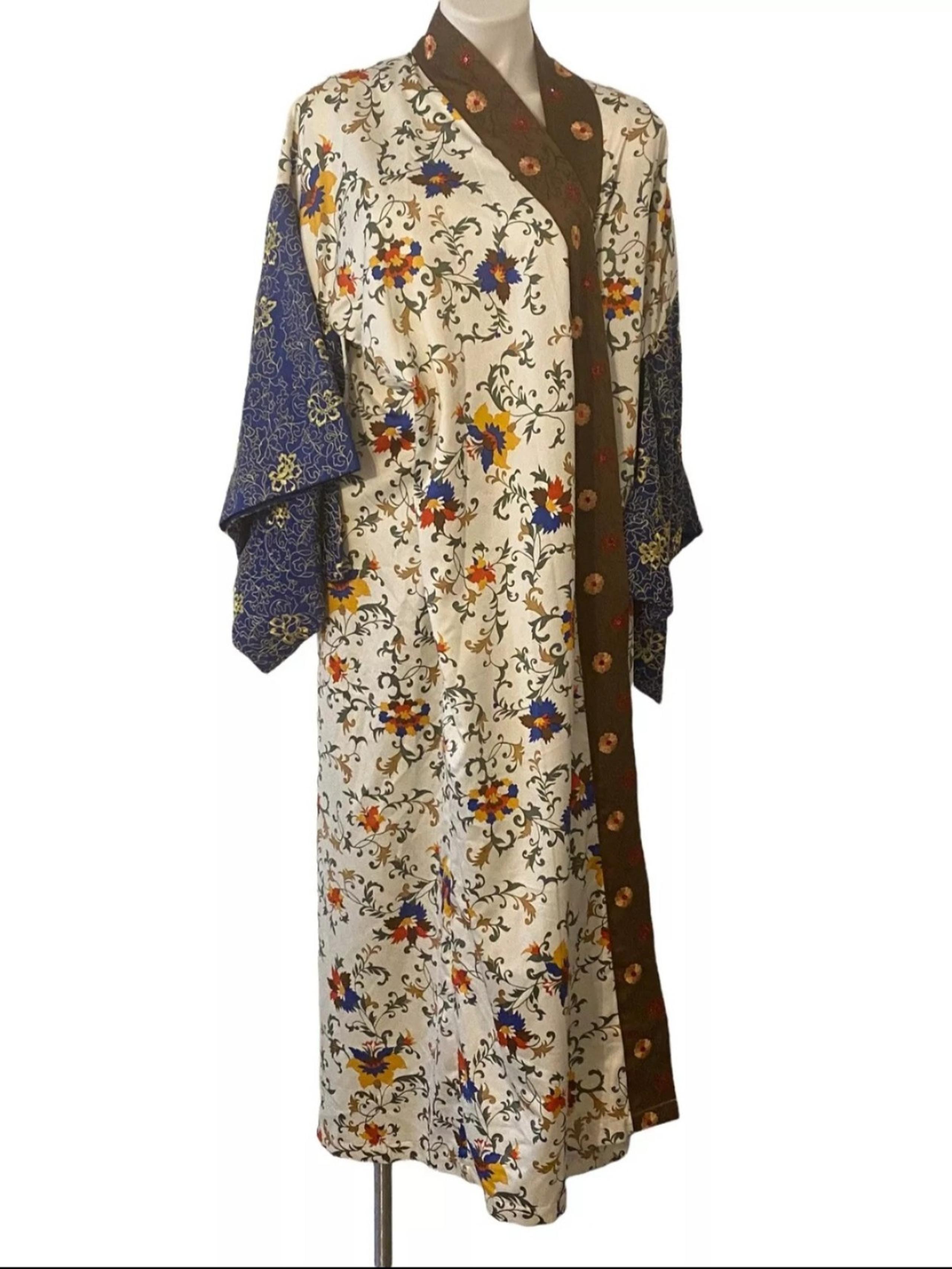 Cabernet Women’s Sleepwear Kimono Large Robe Embroidery Blue Floral NO BELT