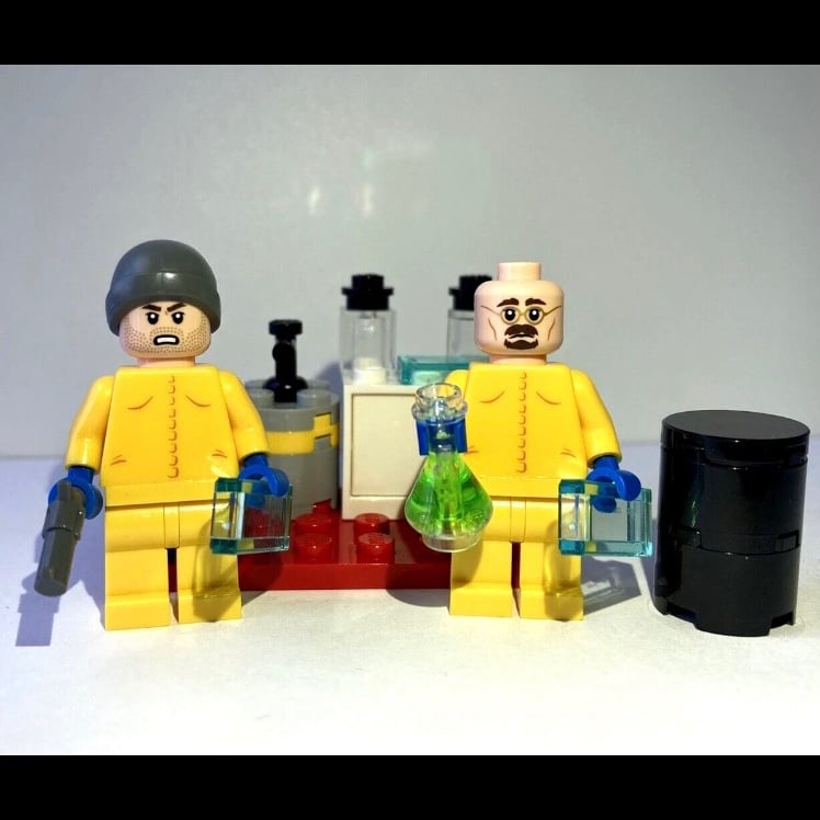 **NEW** 100% LEGO Breaking Bad Walter White & Jesse Pinkman Minifigures with Lab