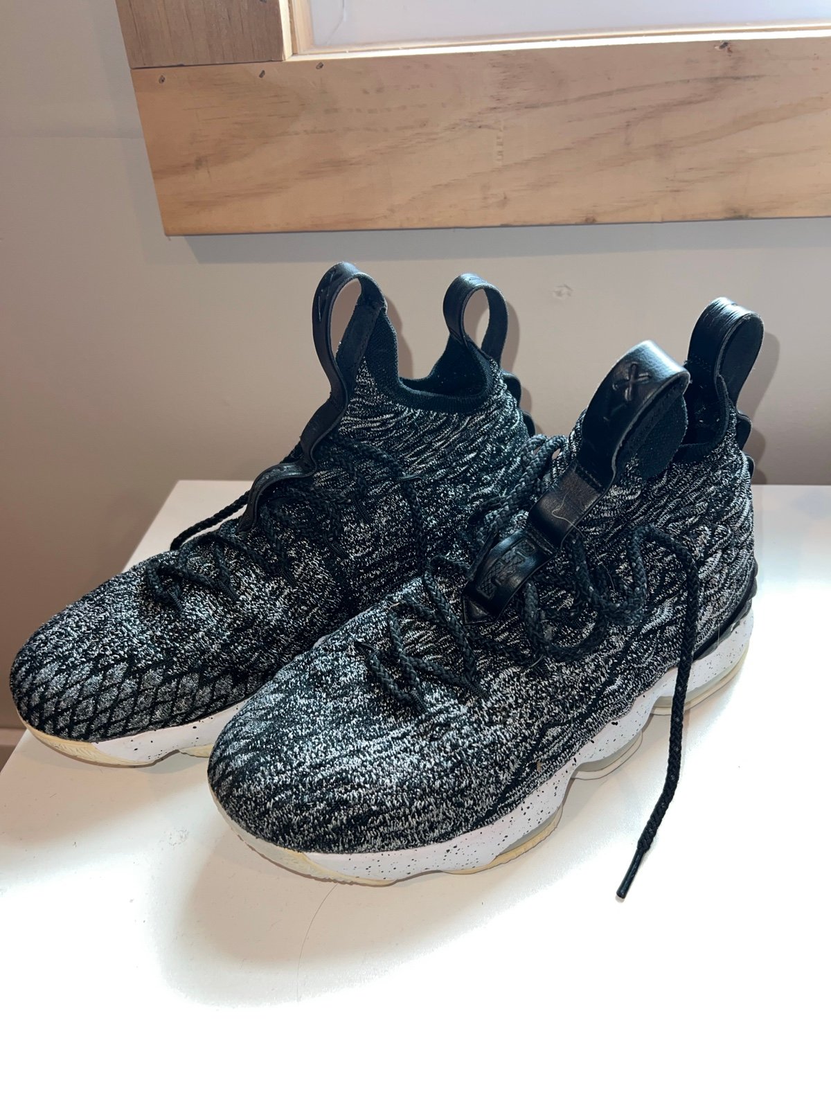 Lebron 15 basketball shoes