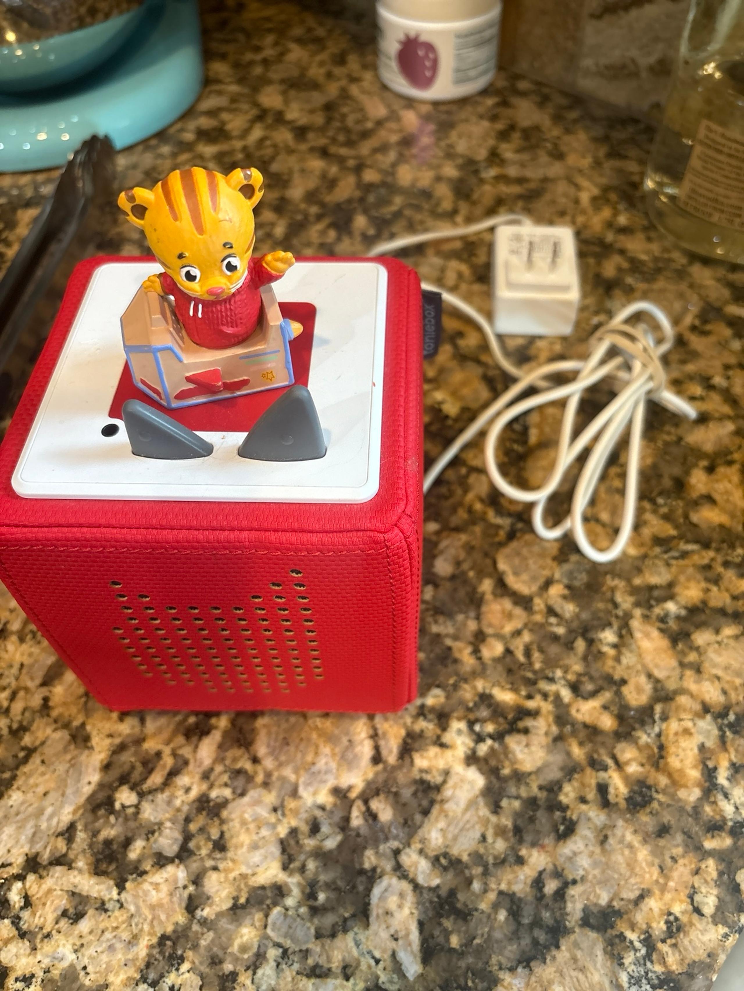 Toniebox red with charger