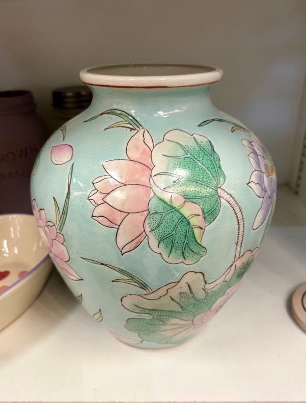 Vintage WBI Chinese Floral Pattern Vase/Pot Hand Painted Enamel Porcelain Asian