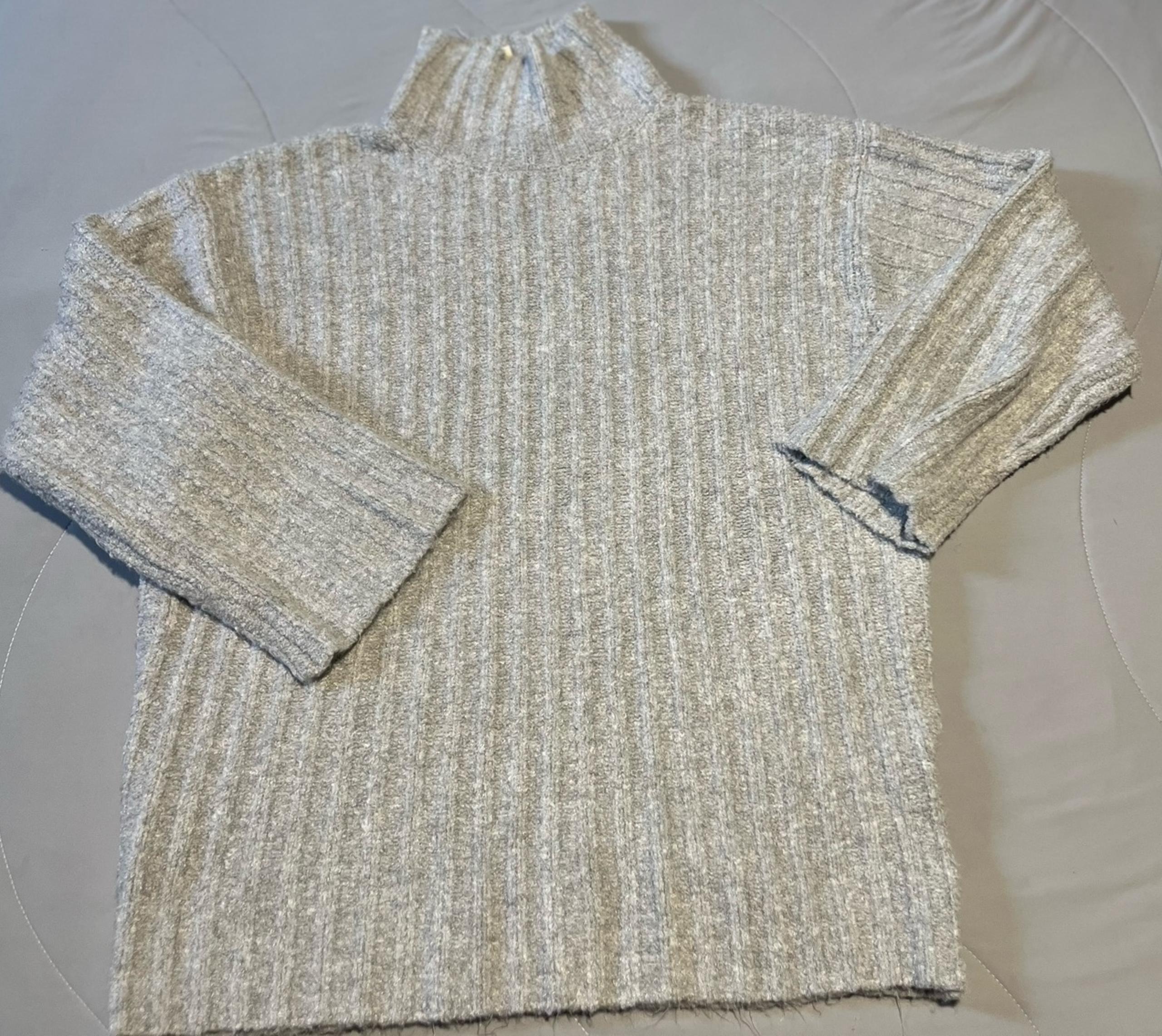 Women's Turtleneck Tunic Pullover Sweater - Universal Thread Size Small Grey