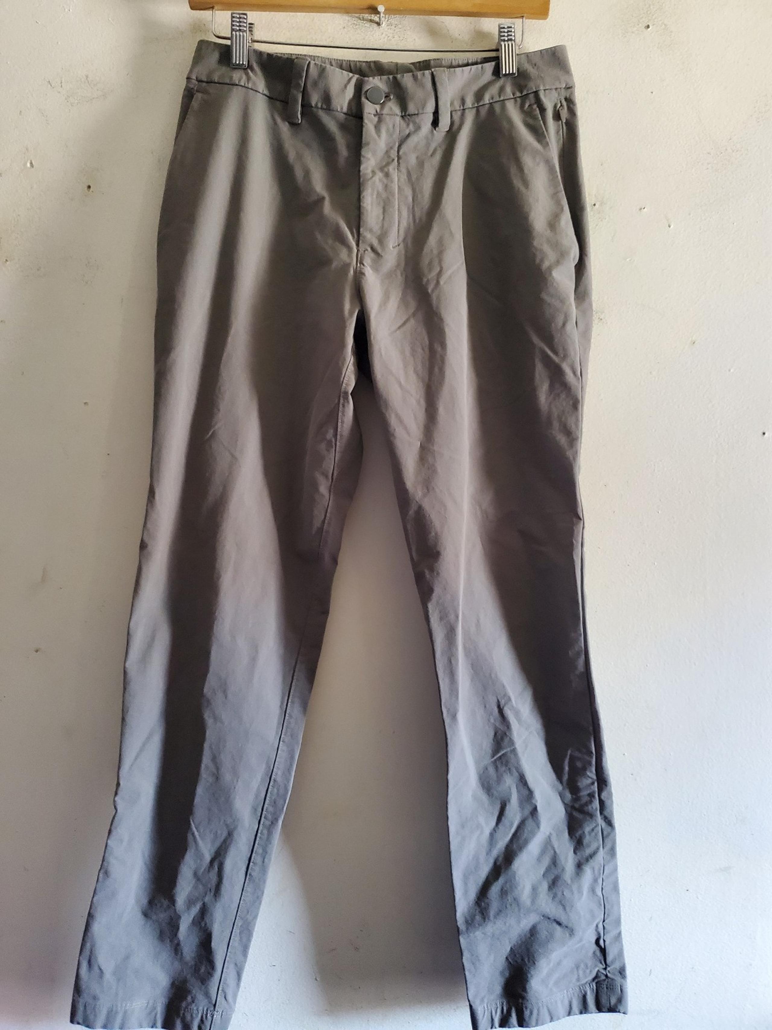 Lululemon men's pant size 30.