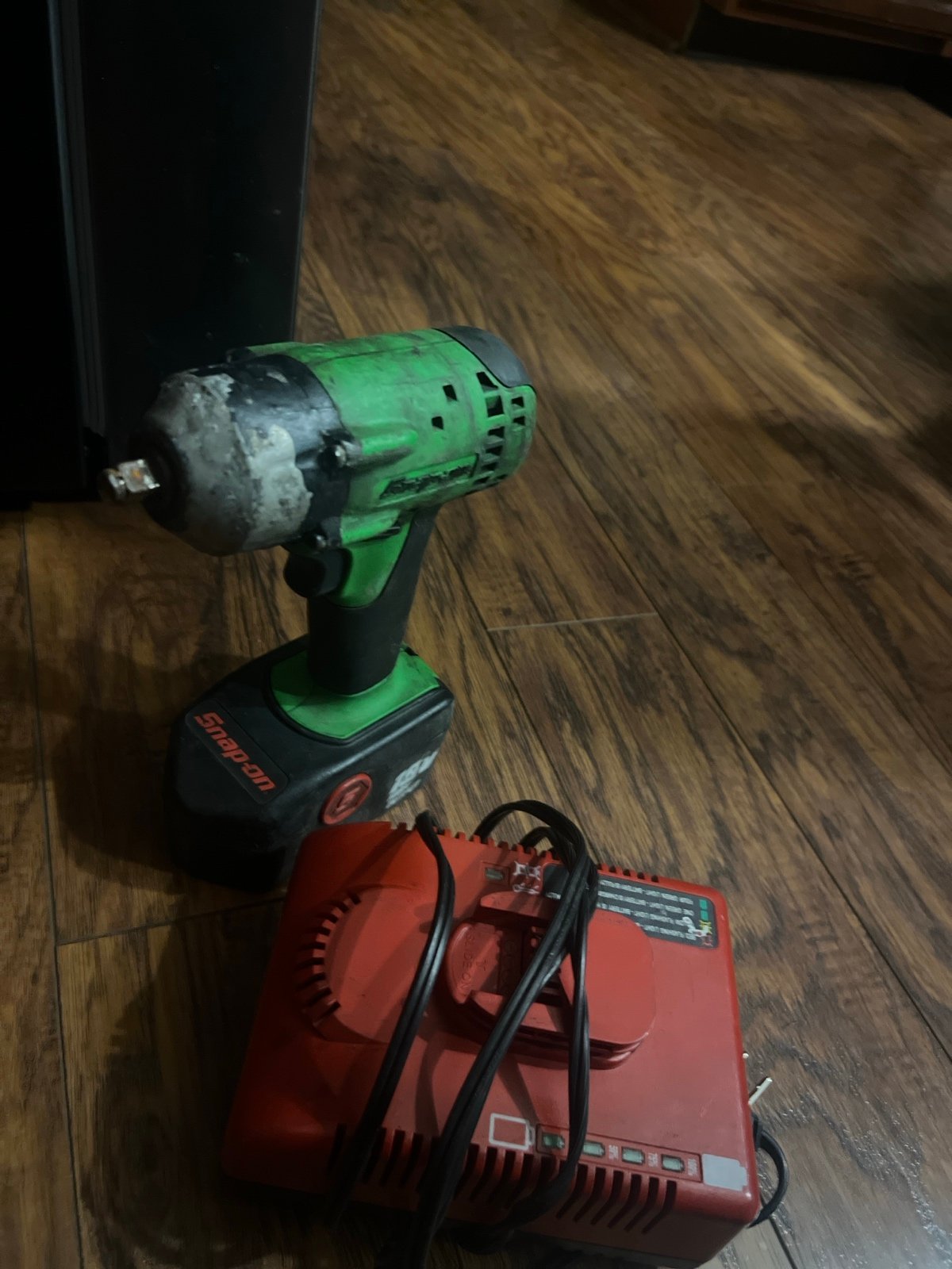 Snap-on 18 v impact gun 3/8 Model CT4418G