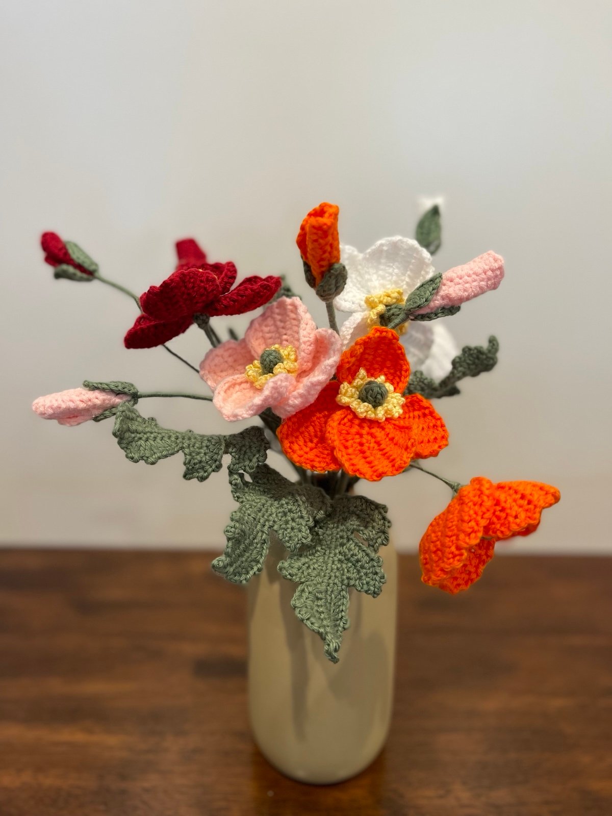 Hand-Crocheted Poppy Flower Bouquet - Symbol of Remembrance and Beauty 15