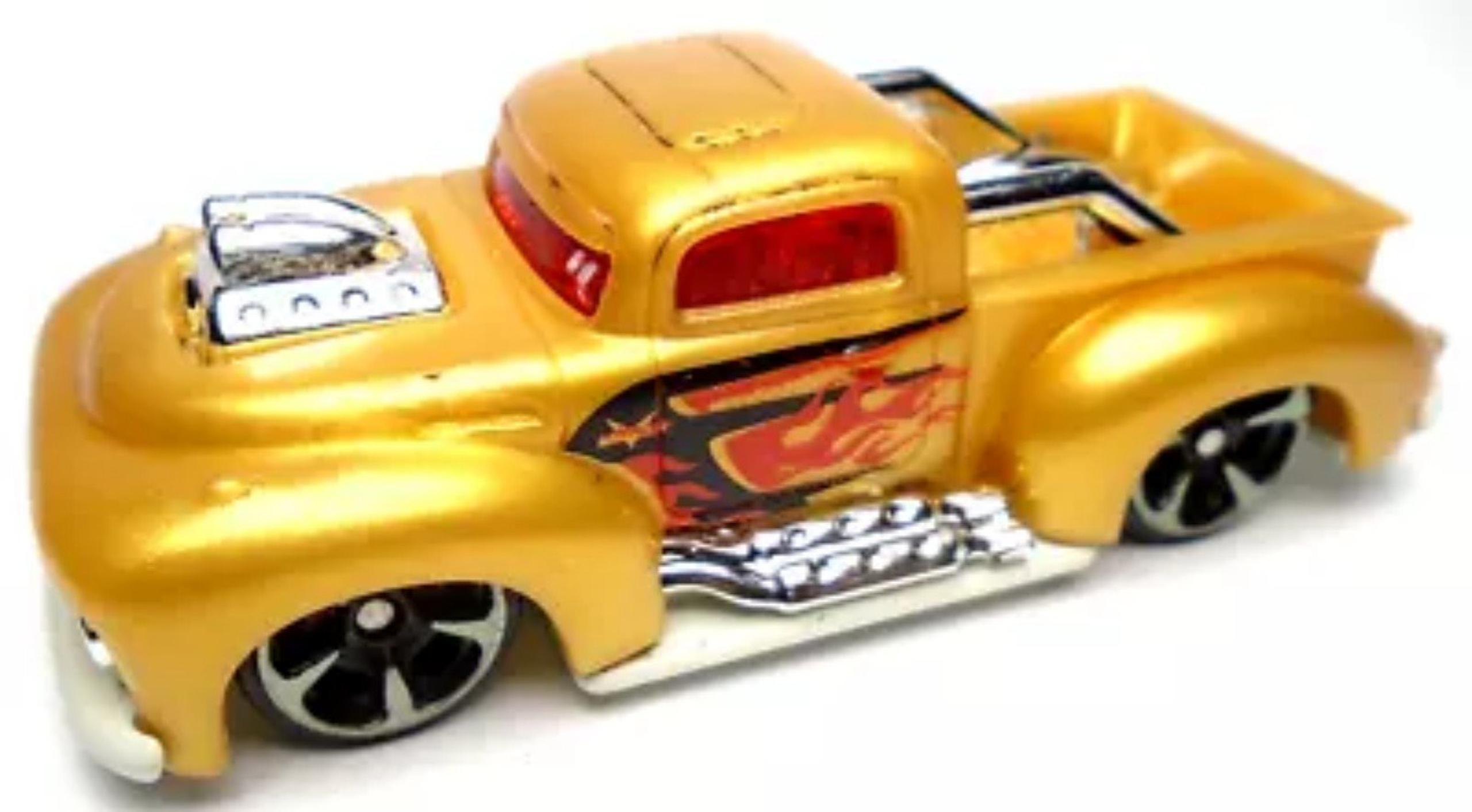 ZURU METAL MACHINES GOLD 1:64 DIECAST 2 7/8" PICKUP TRUCK W/ RED BLACK & CHROME