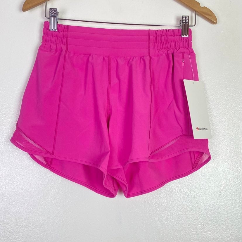 lululemon hotty hot LR short 4”