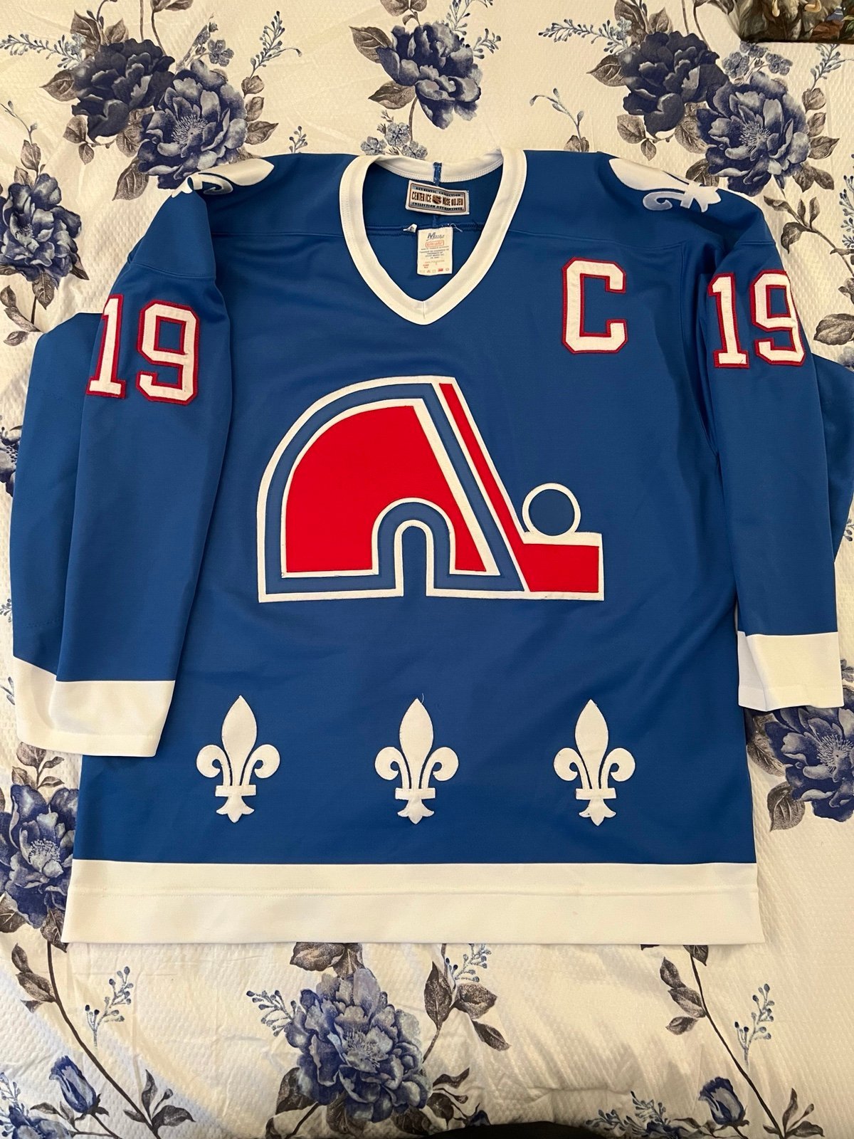*RARE* Signed Joe Sakic Québec Nordiques Jersey