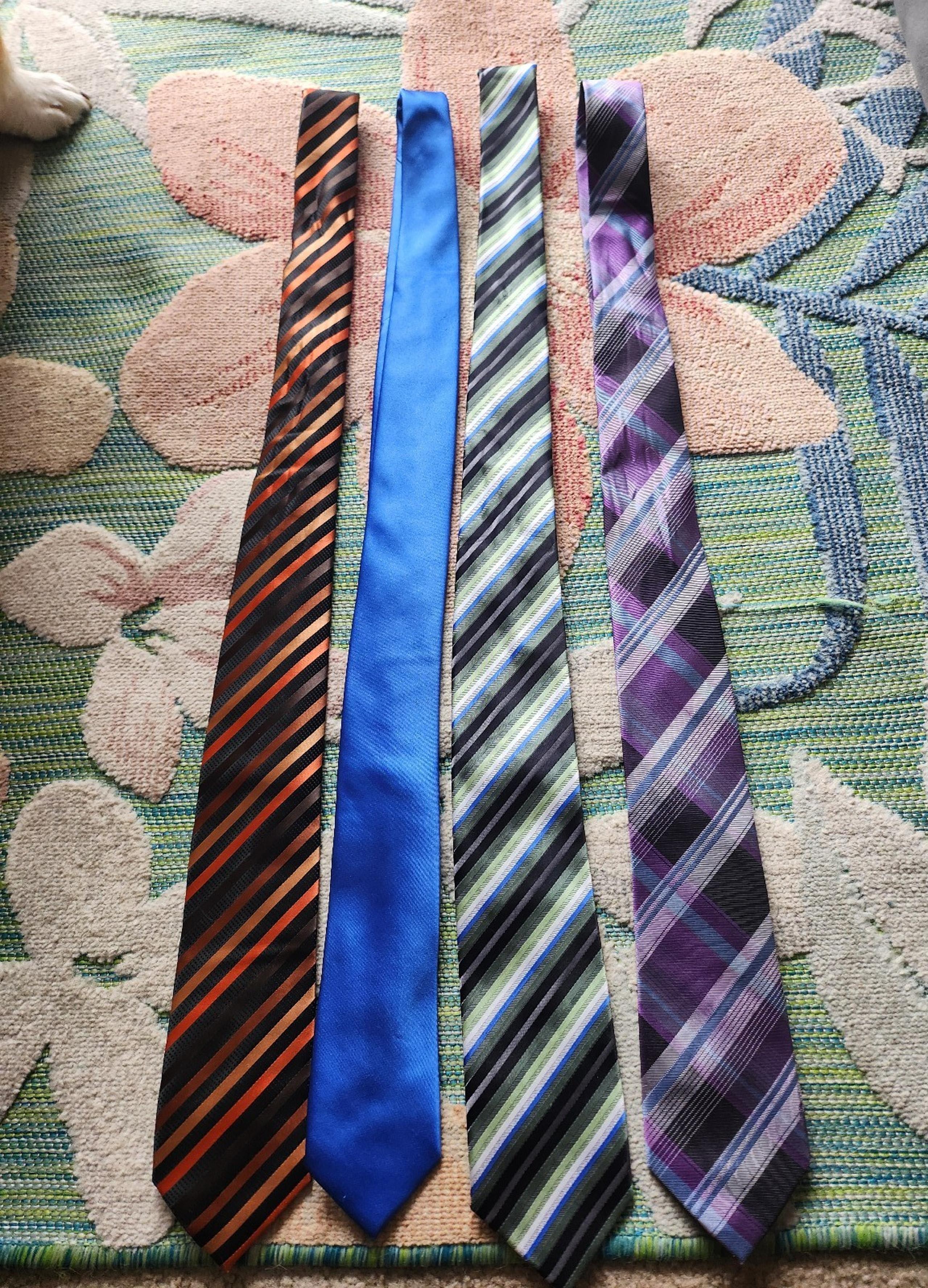 Lot of 4 Men's Ties Assorted Brands and Colors