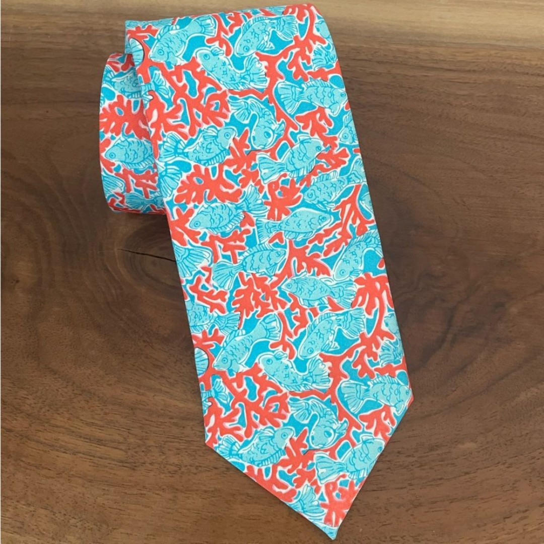 Lilly Pulitzer men’s 100% silk tie coral blue hide and seek cyan blue NWT