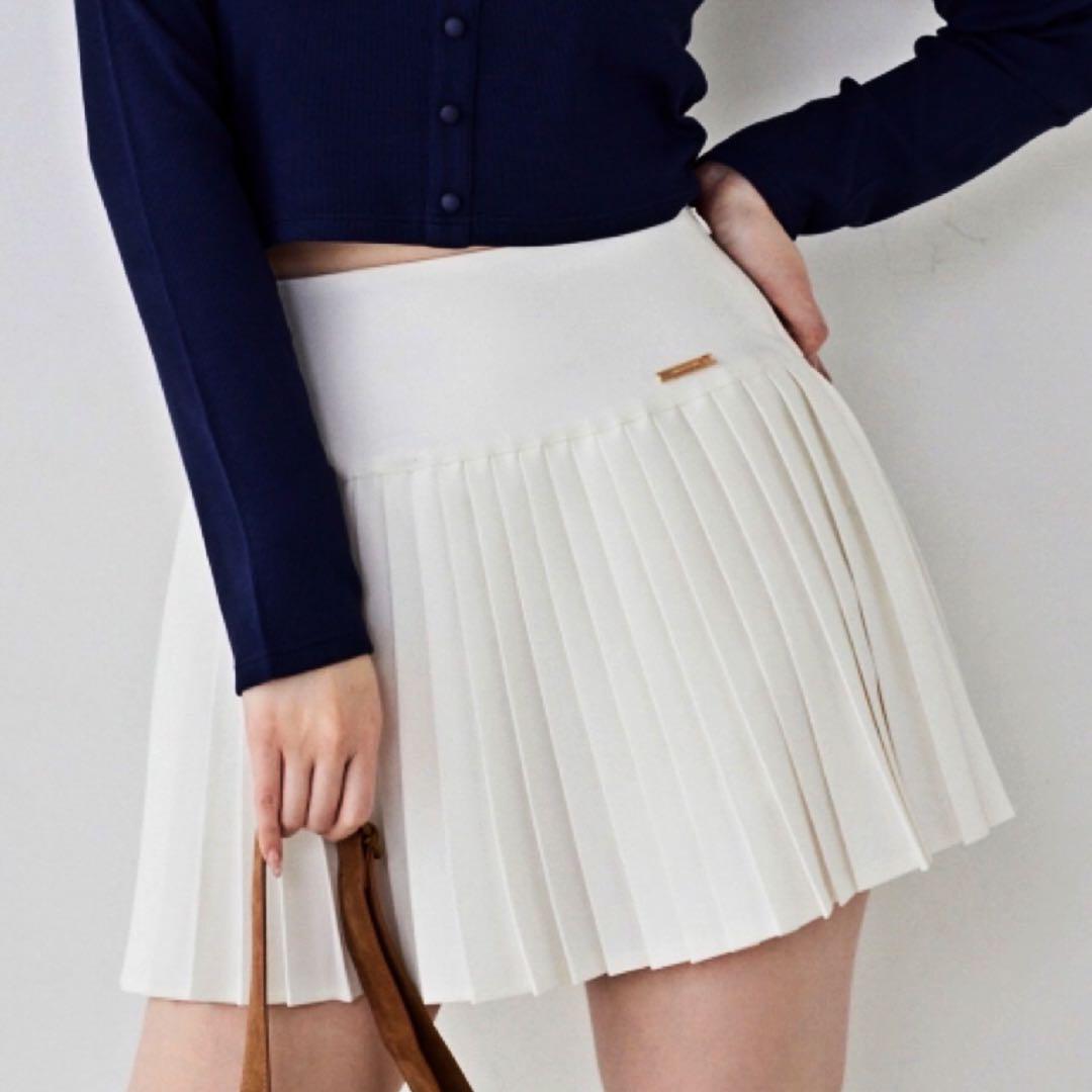 スカート [NICEGHOSTCLUB]PADDED WRINKLE SKIRT_WHITE(NG2CFUPA92A) Brand new, unopened, white pleated mini skirt with plate