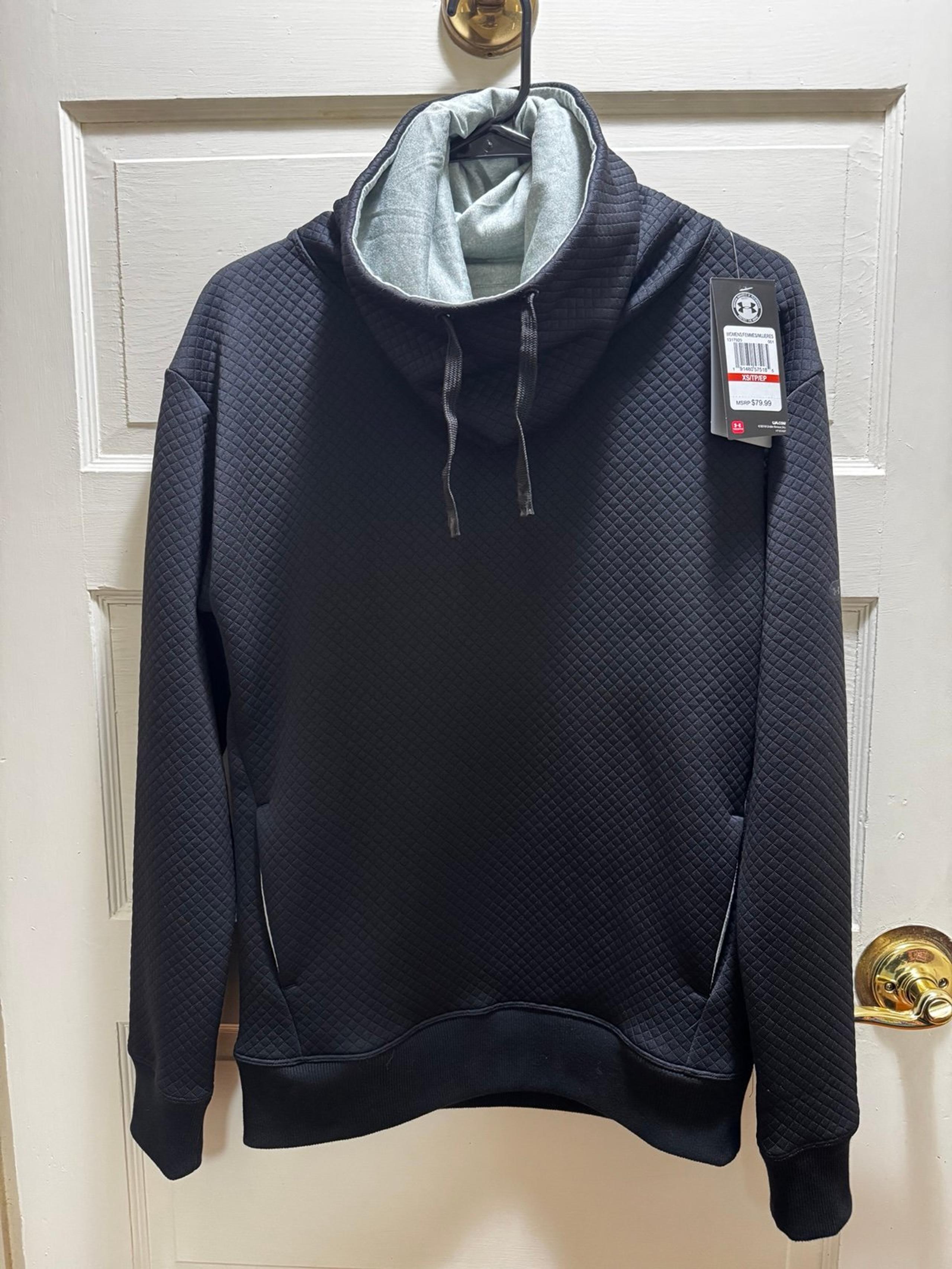 NWT BLACK WOMENS UNDER ARMOUR LONGSLEEVE TOP FUNNEL NECK TURTLE NECK SIZE XS