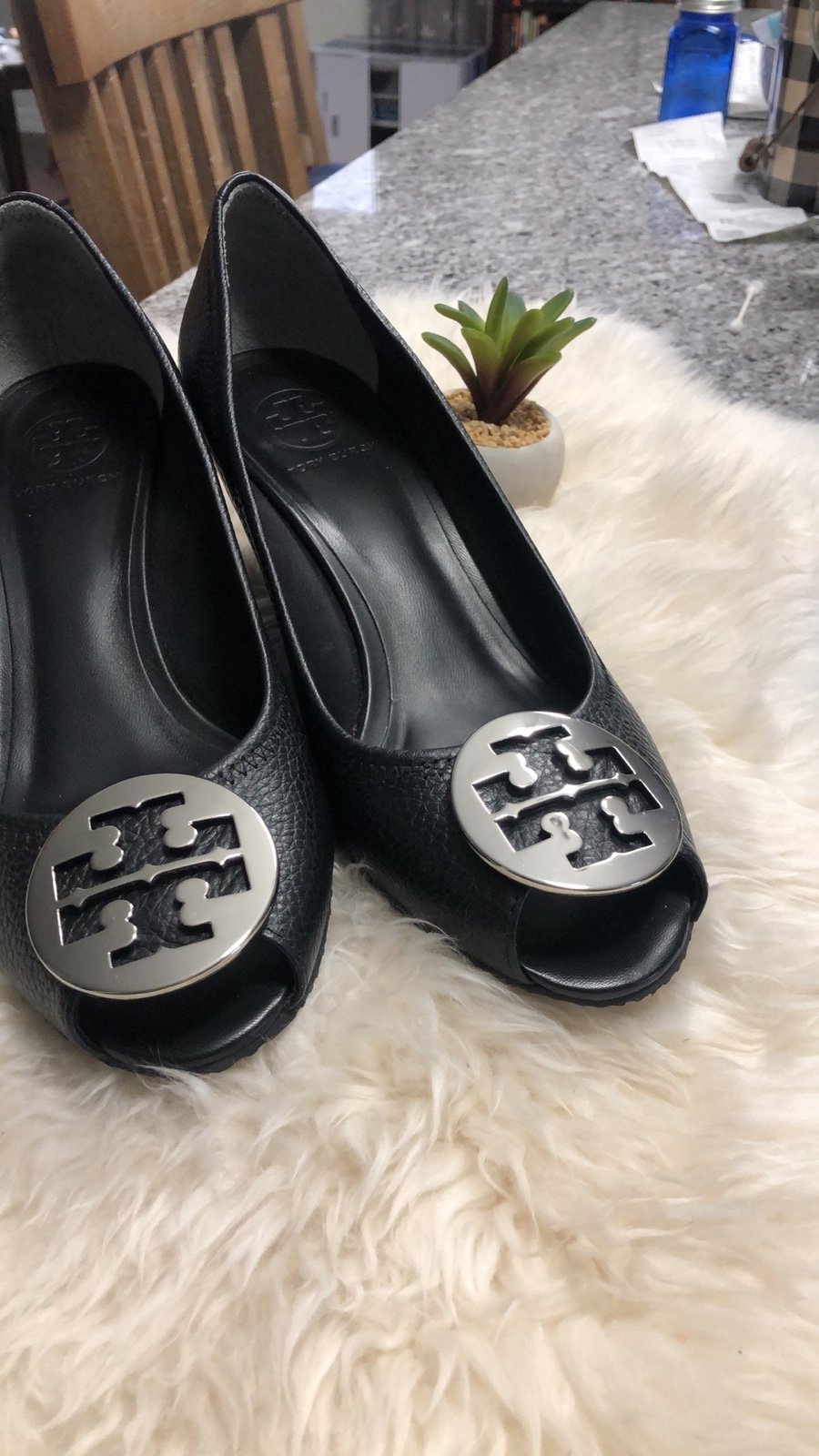 ToryBurch 10M PEEP-TOE Slip On 2.5”Wedge Black Pebbled Leather NWOB