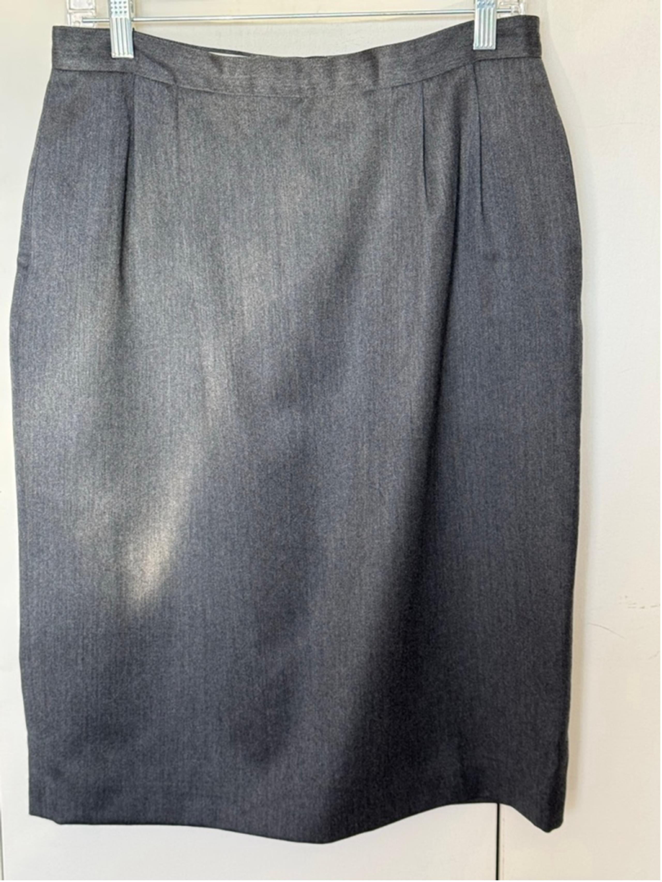 Women's pencil wool lined knee length Skirt Size 12 charcoal Gray - Liz Claiborne